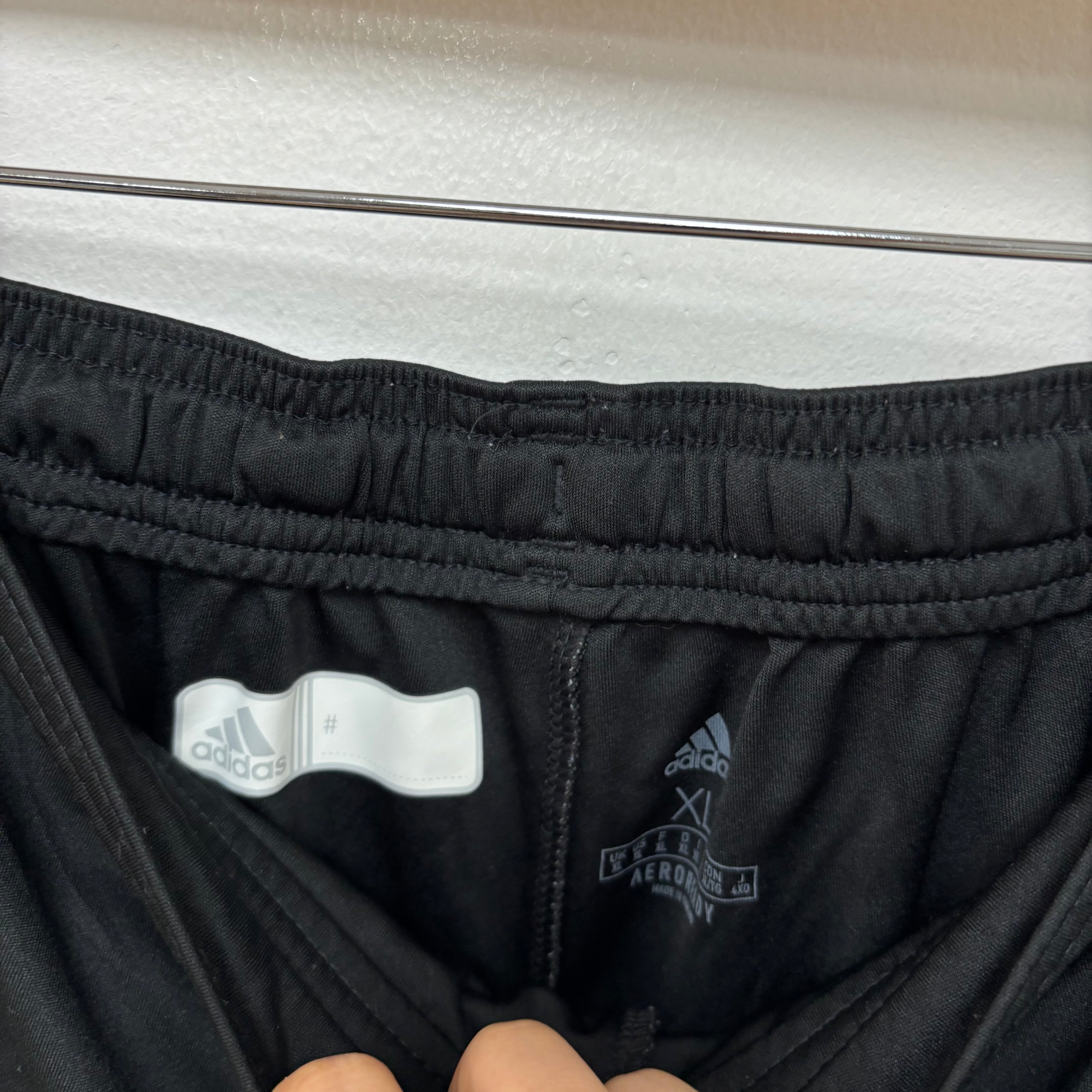 Adidas Shorts Mens XL Black Grey Sports Running Gym Athletic Aeroready