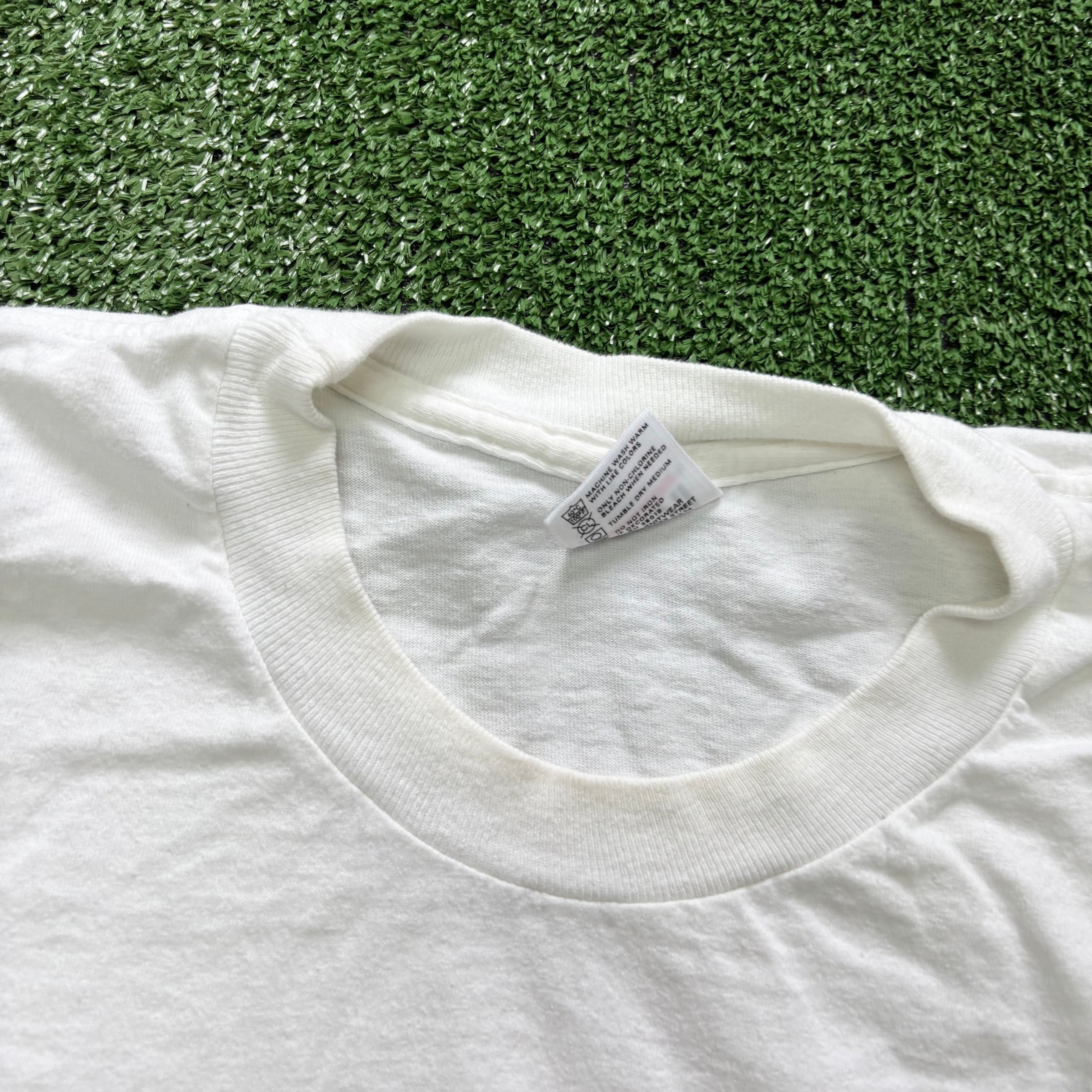 Vintage T Shirt Mens Medium White Single Stitch Graphic Print Longsleeve (F)