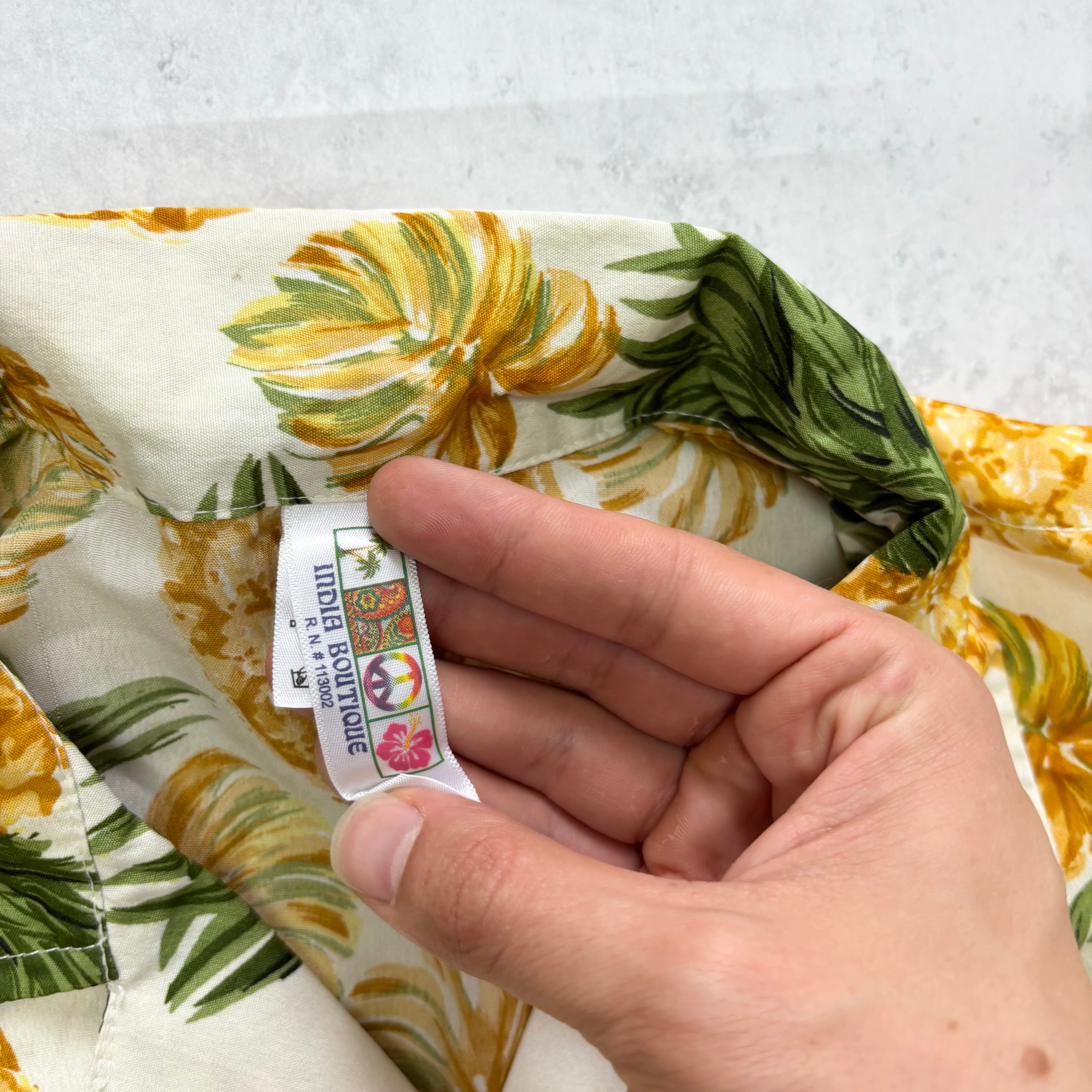 Hawaiian Shirt Mens Medium White Floral Aloha Short Sleeve Polyester (E)