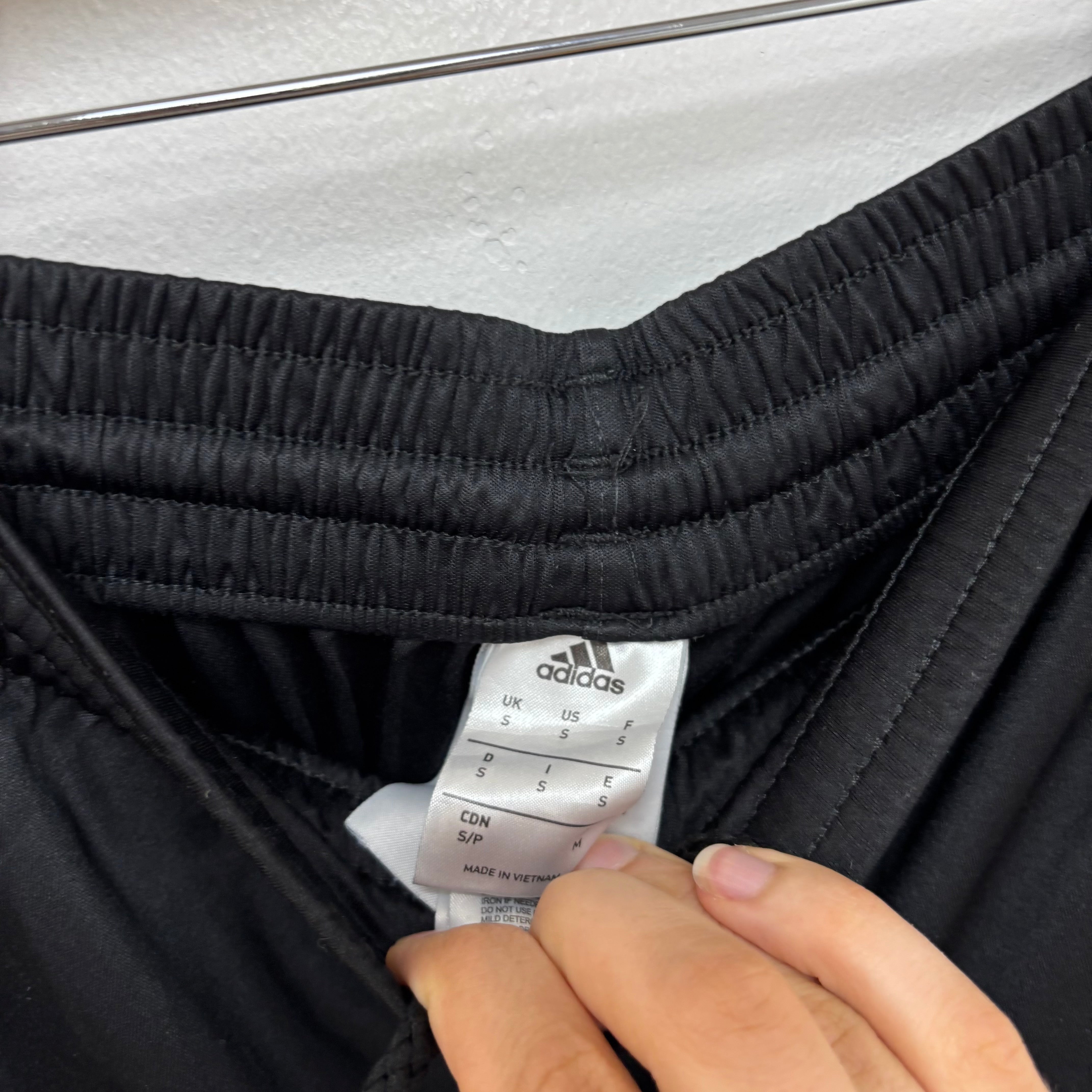 Adidas Shorts Mens Small Black Sports Running Gym Athletic Pockets (E)
