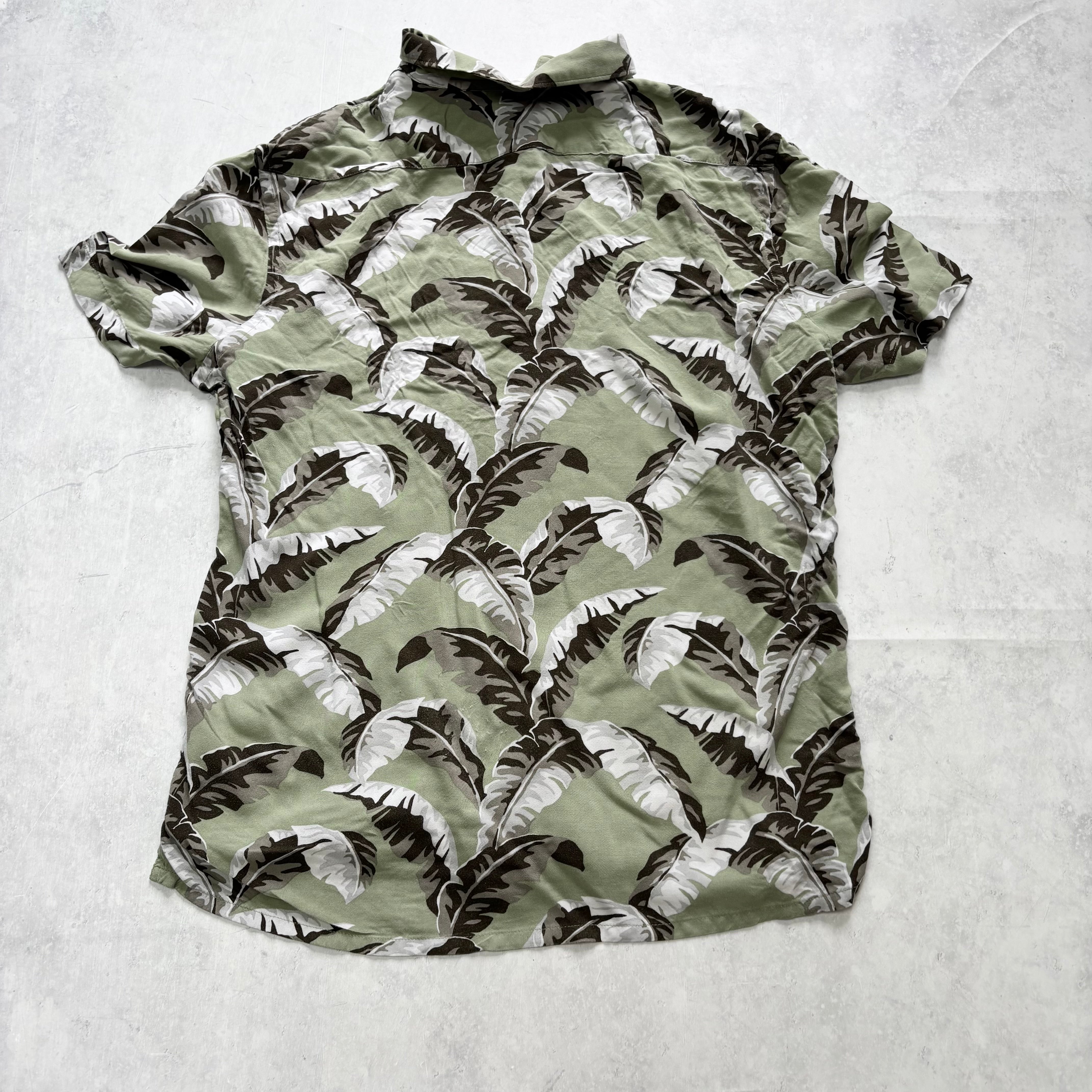 Hawaiian Shirt Mens Small Green Floral Aloha Short Sleeve Rayon
