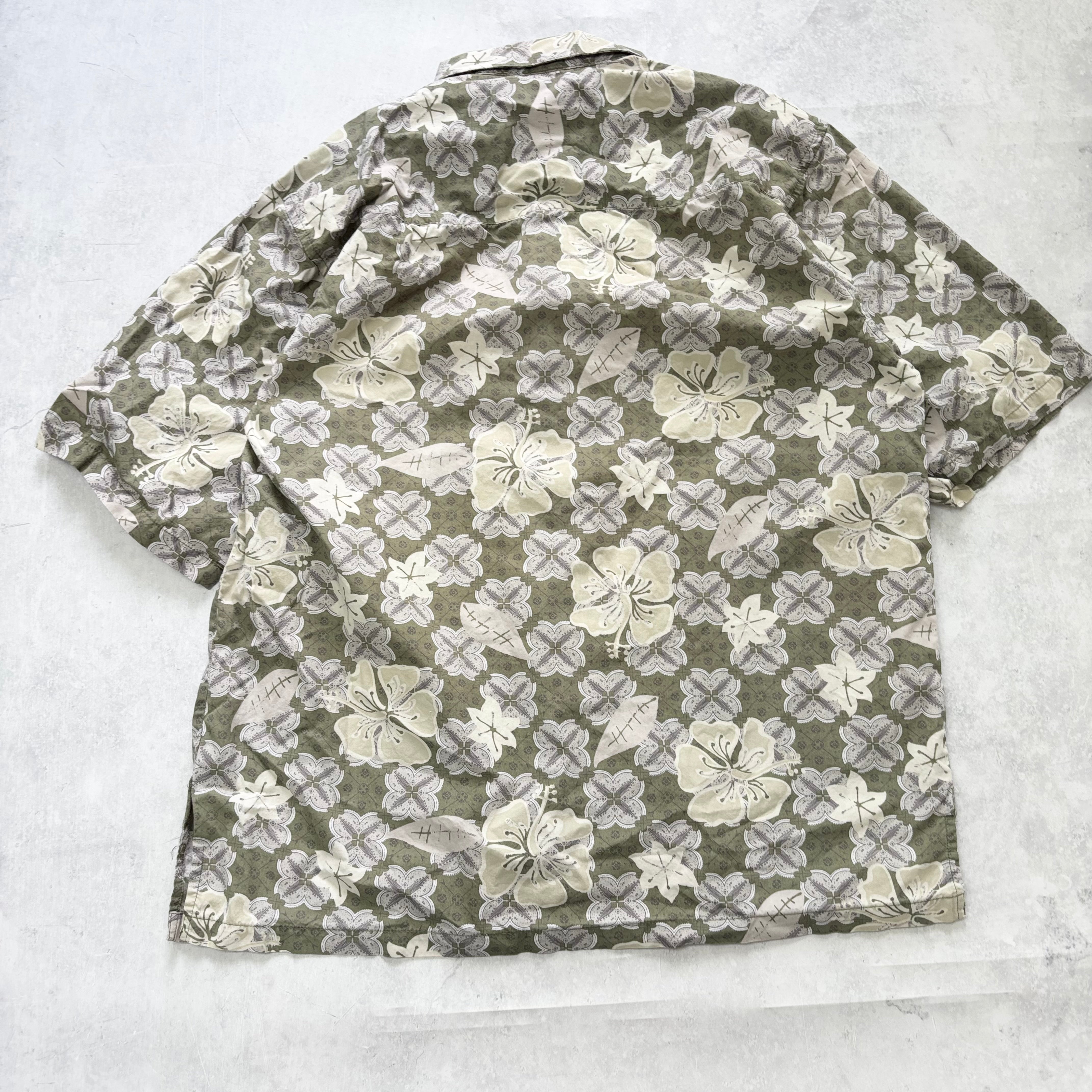 Vintage Funky Shirt Mens Small Green Floral Aloha Short Sleeve Cotton (E)