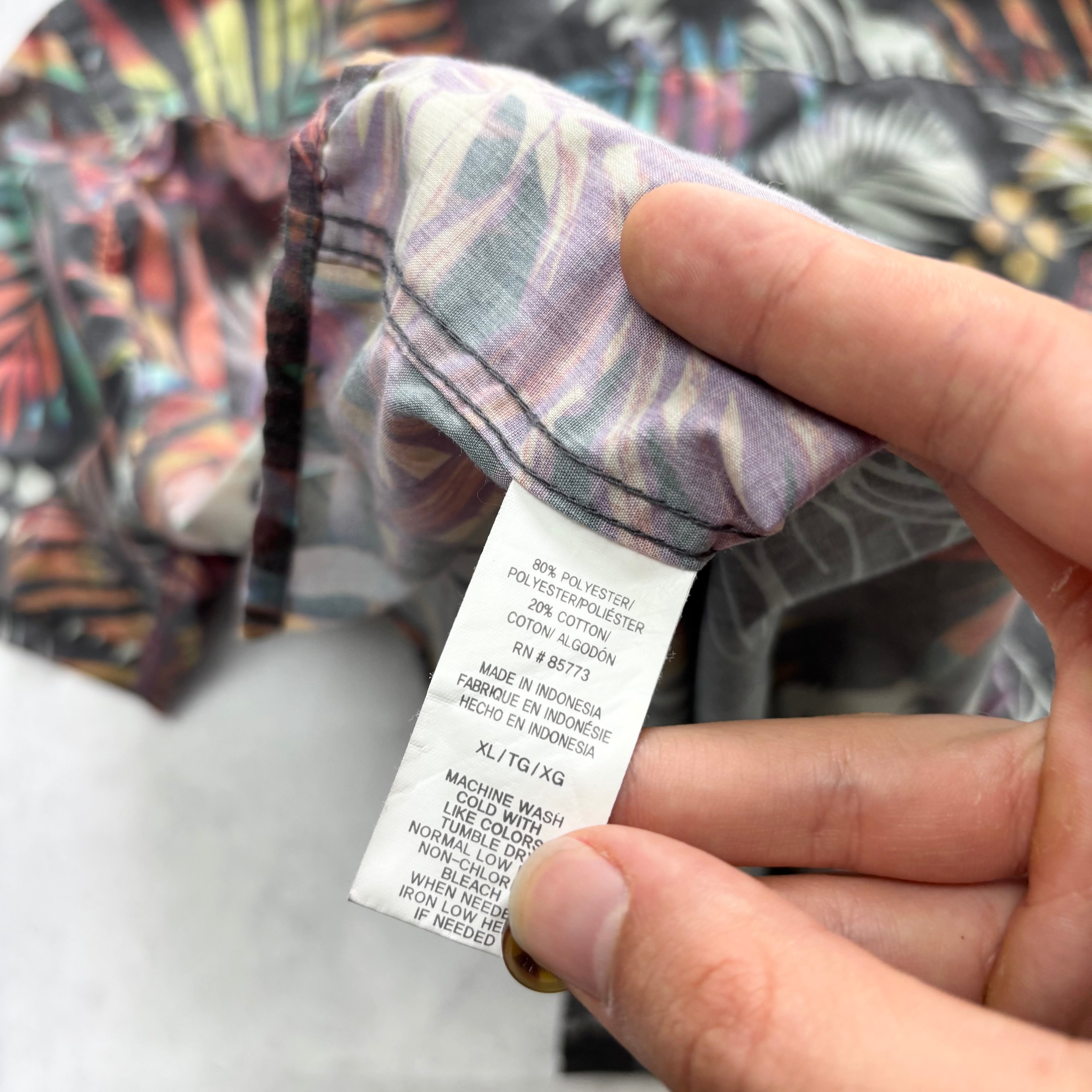 O'Neill Hawaiian Shirt Mens XL Grey Floral Aloha Short Sleeve Polyester Surf (E)