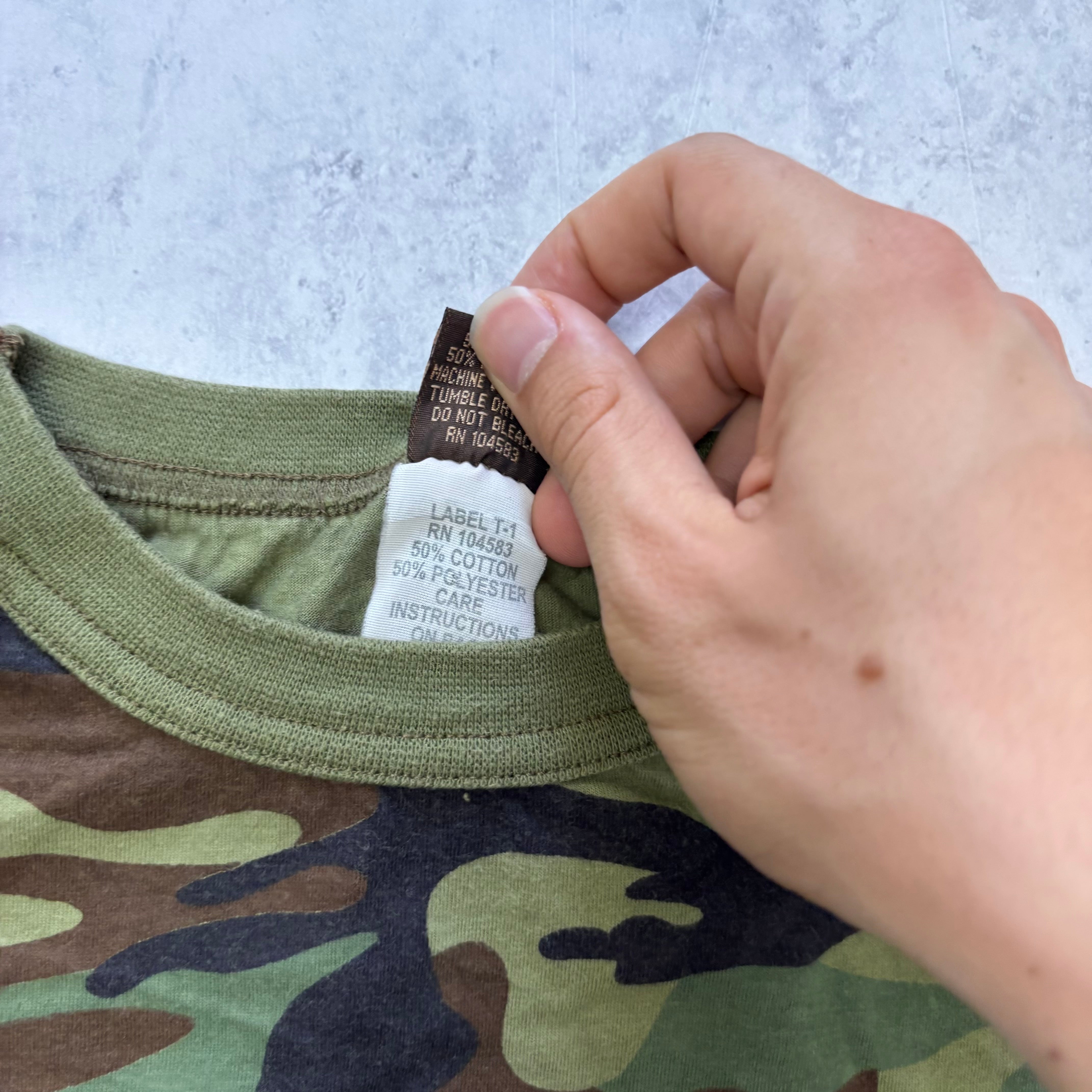 Vintage Camo T Shirt Mens XL Army Desert Woodland Camouflage (E)