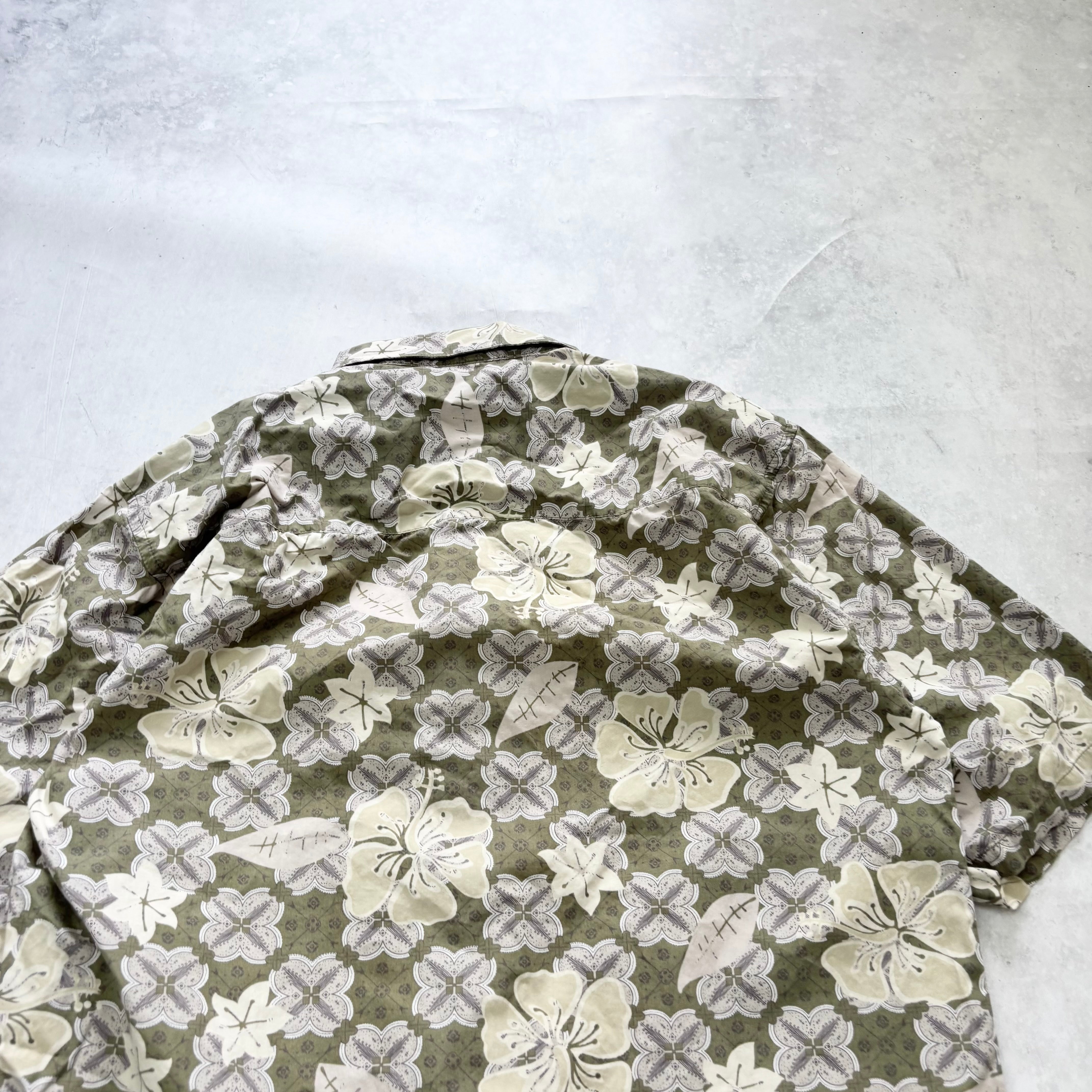 Vintage Funky Shirt Mens Small Green Floral Aloha Short Sleeve Cotton (E)