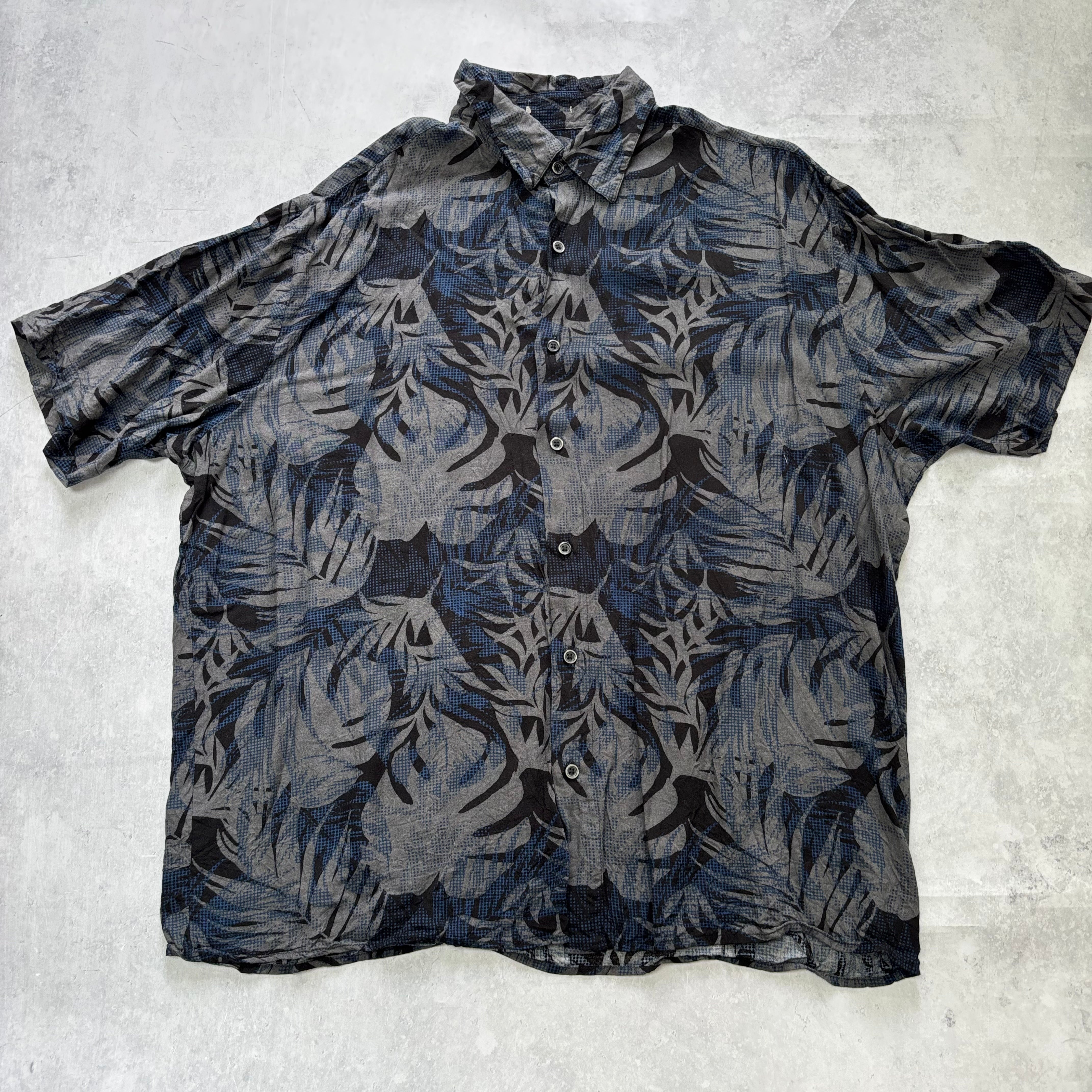 Hawaiian Shirt Mens XL Grey Floral Aloha Short Sleeve (E)