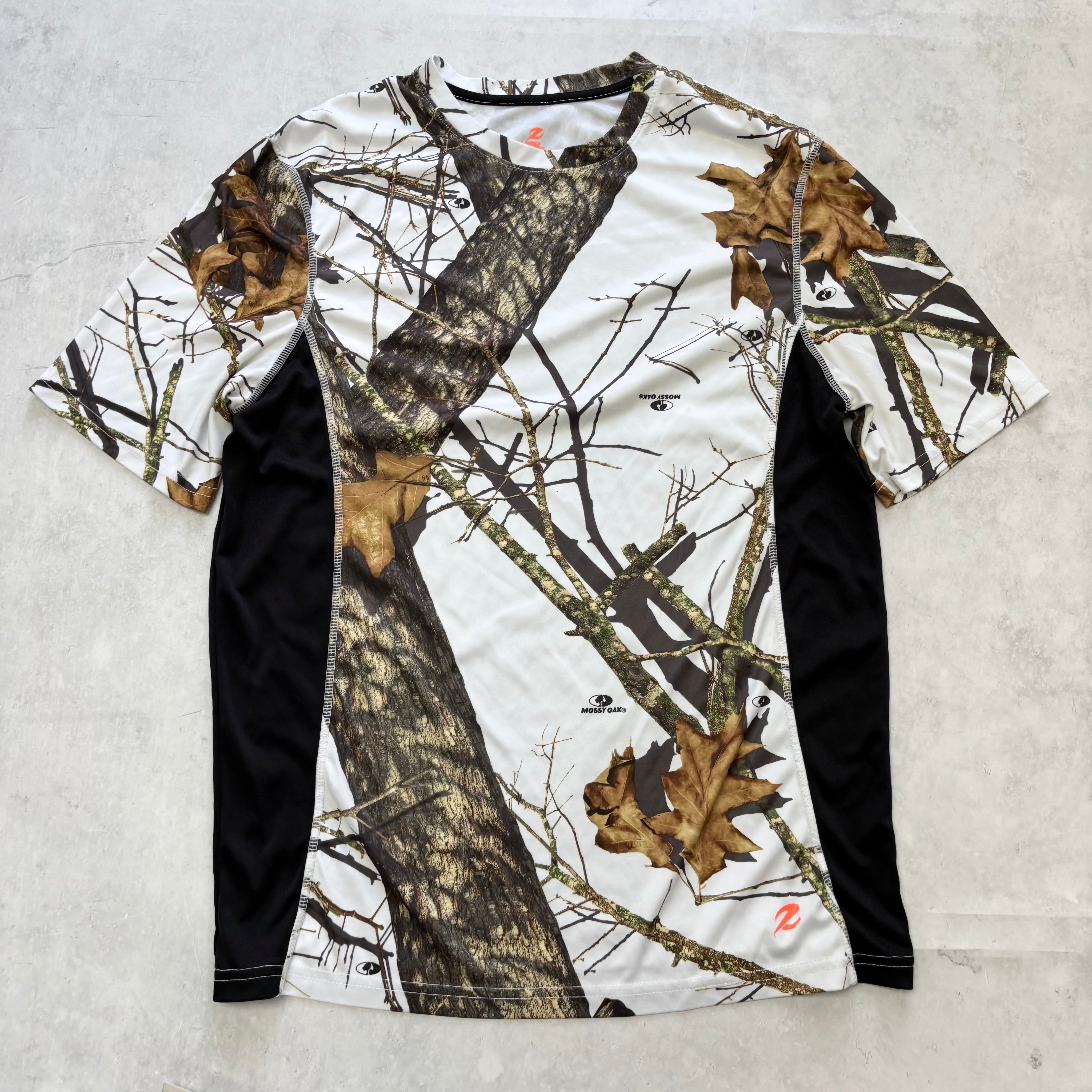 RealTree T Shirt Mens Small Camo Y2K Hunting White Relaxed Fit