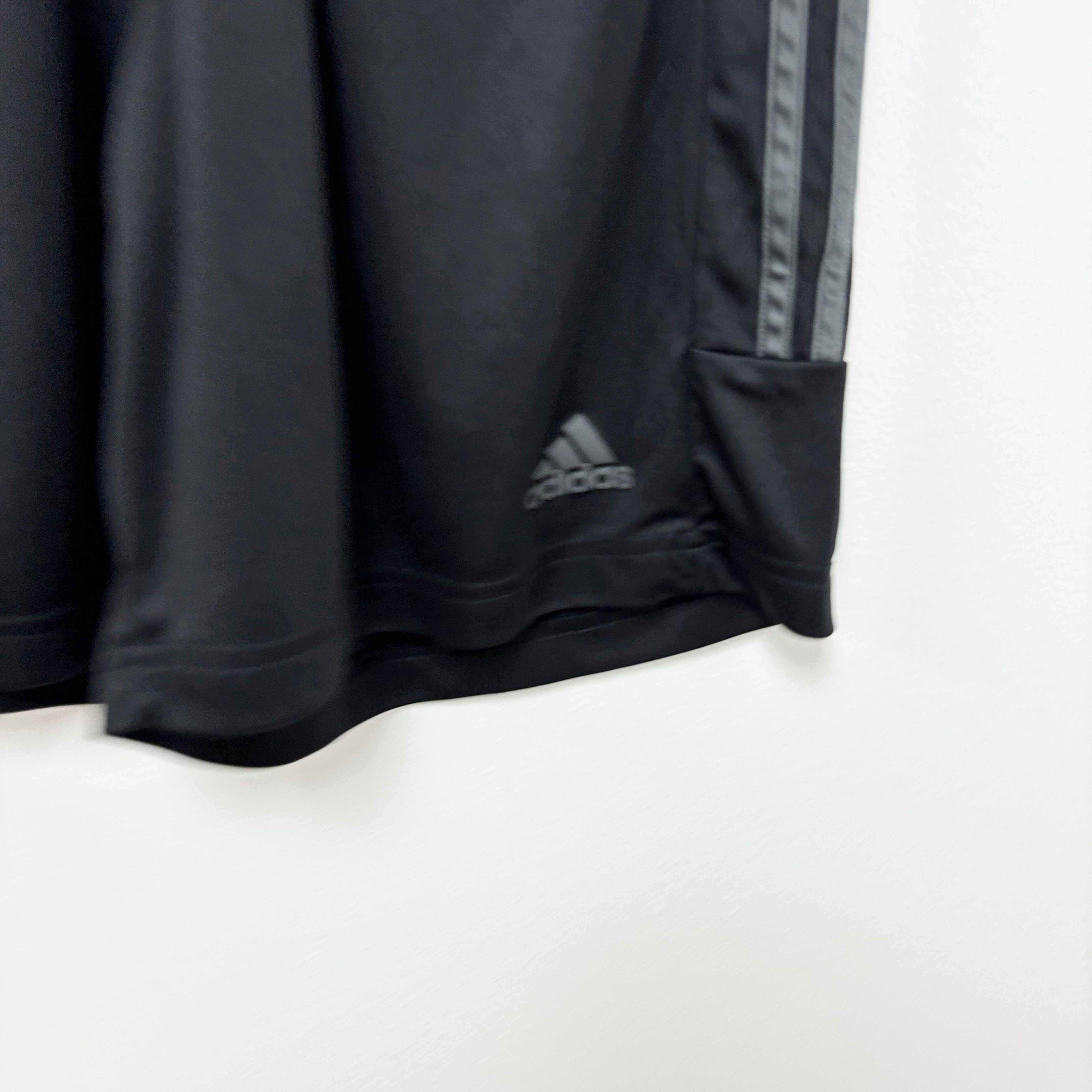 Adidas Shorts Mens Medium Black Sports Running Gym Athletic Pockets (E)