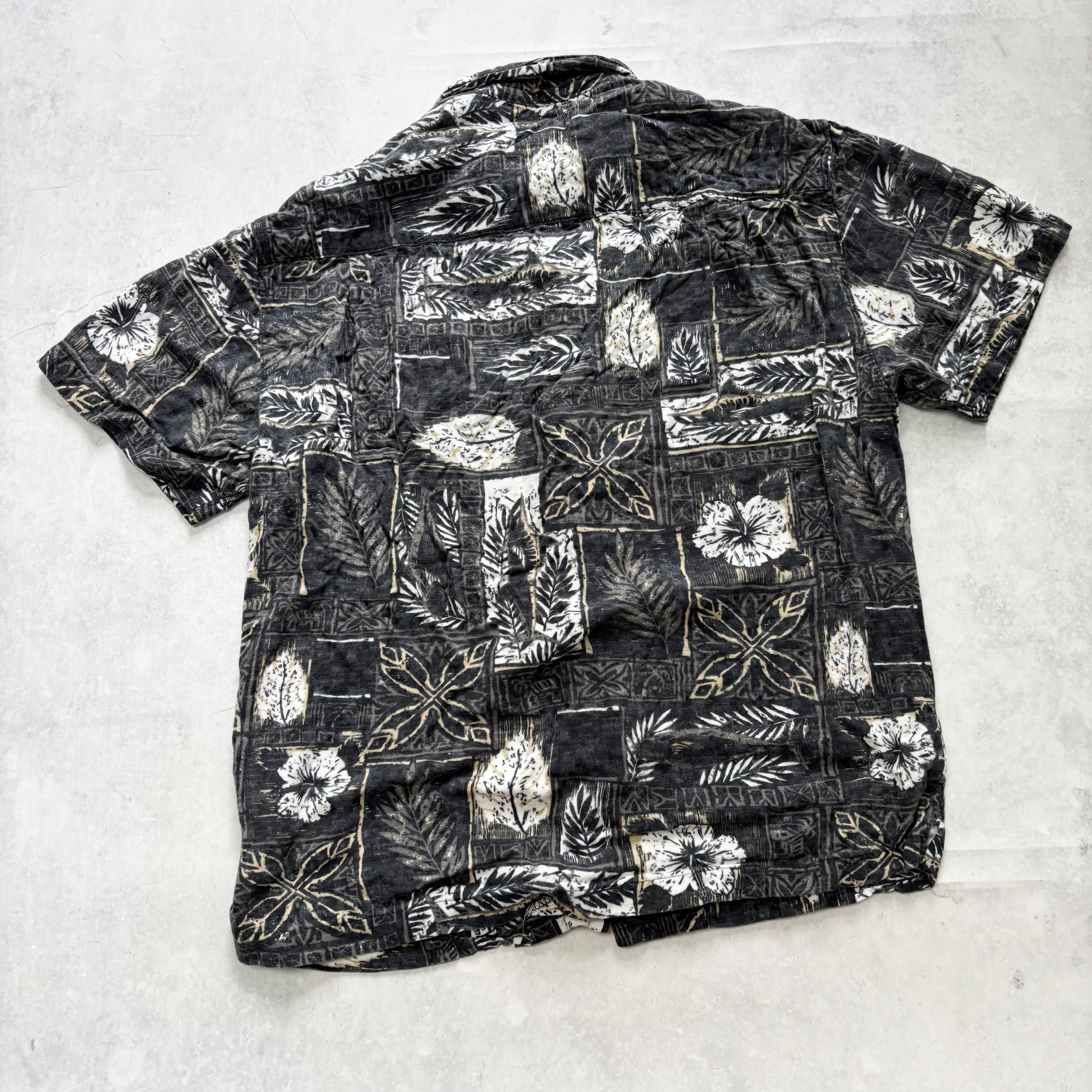 Vintage Hawaiian Shirt Mens Small Grey Floral Aloha Short Sleeve Rayon (E)