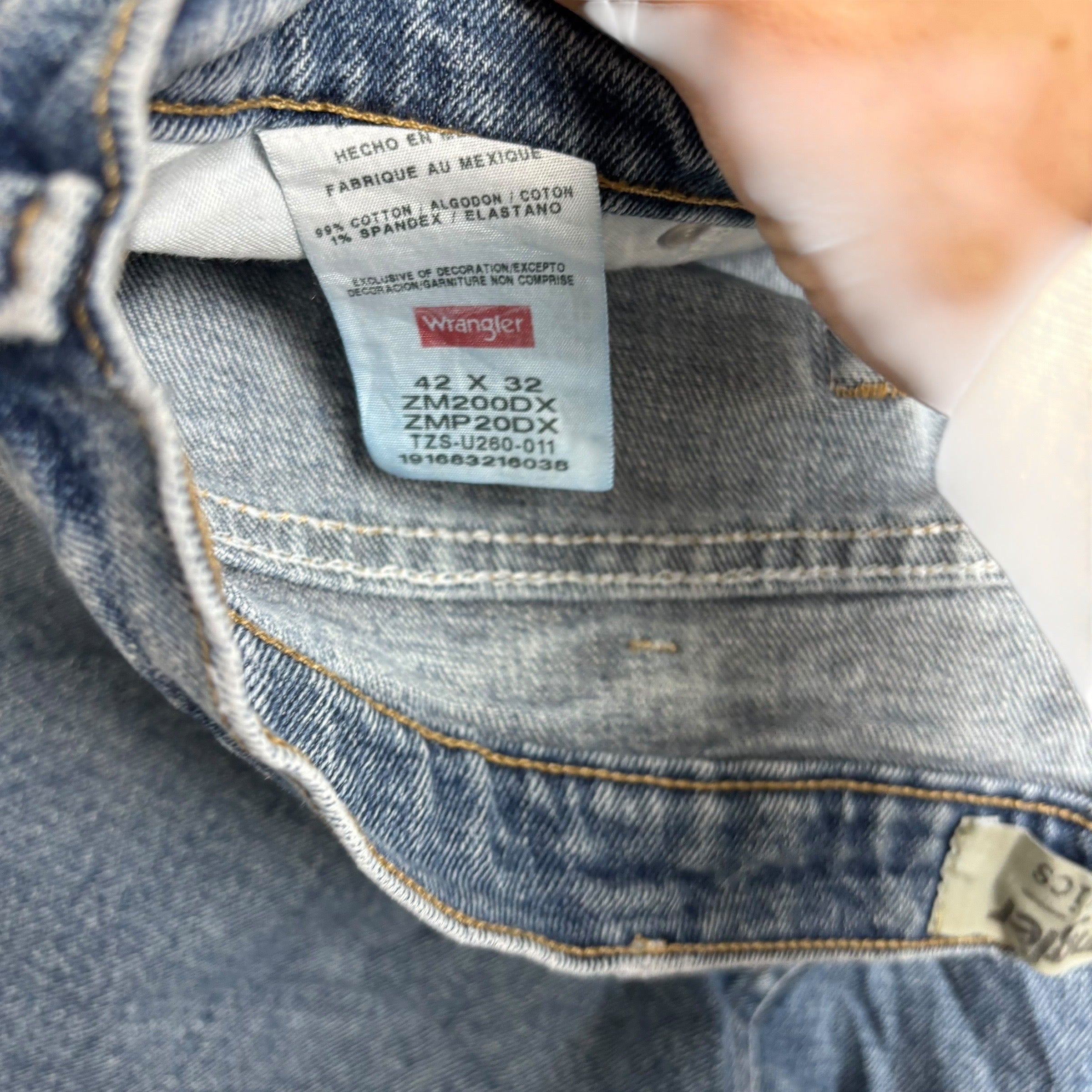 Wrangler Jeans W42 L32 Mens Light Blue Relaxed Straight Fit Stretch Denim