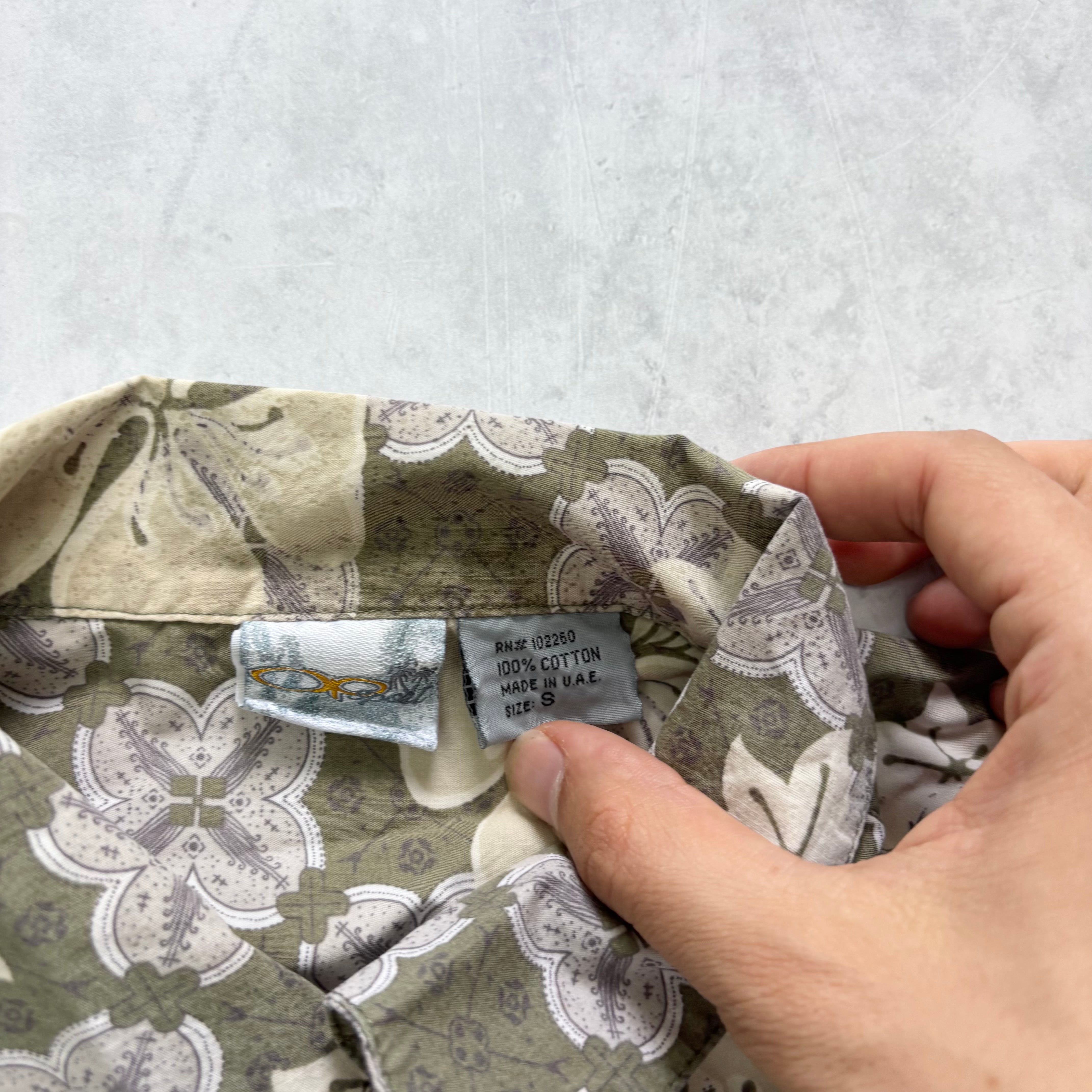 Vintage Funky Shirt Mens Small Green Floral Aloha Short Sleeve Cotton (E)