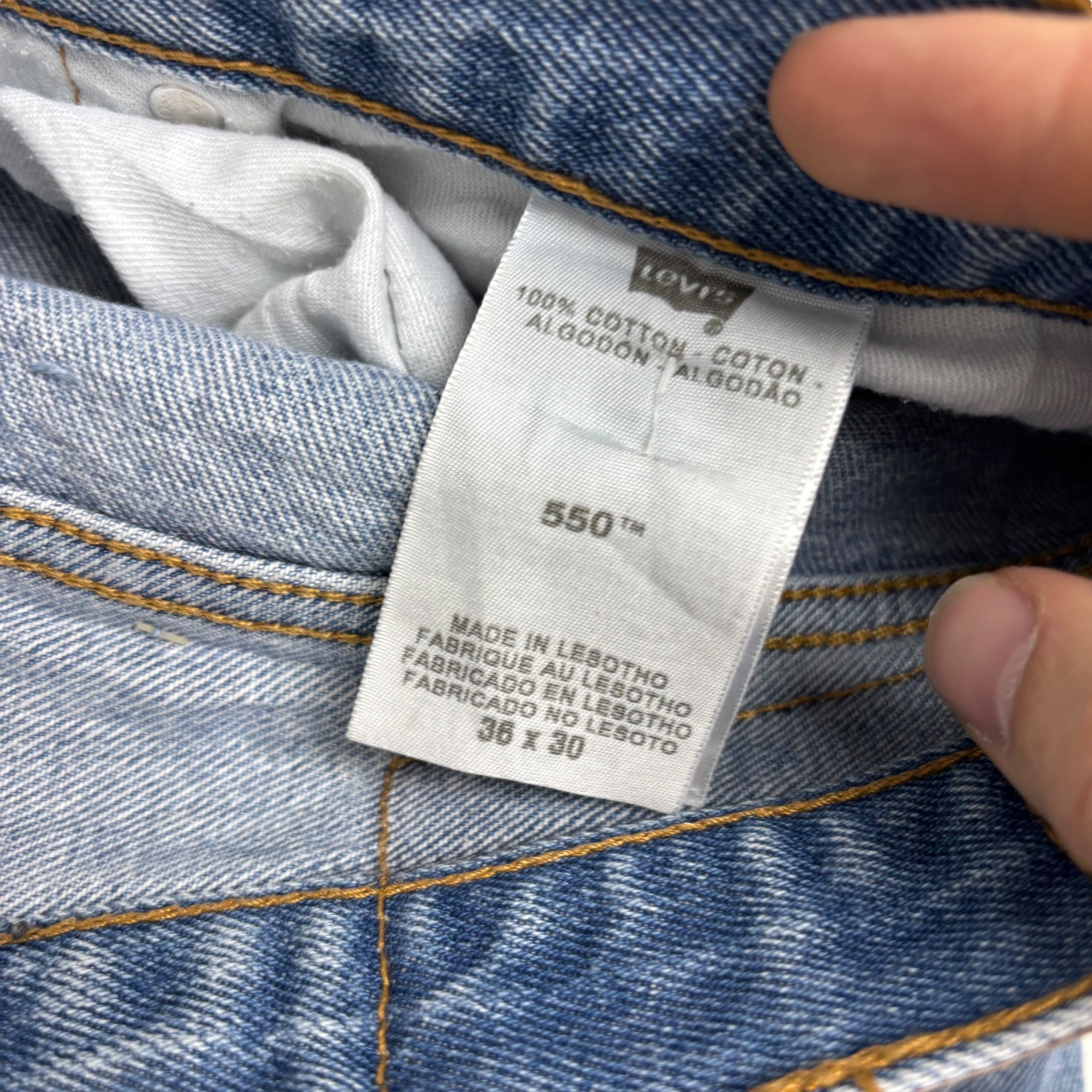 Levis 550 Jeans W36 L30 Mens Light Blue Relaxed Straight Fit Vintage Denim (E)