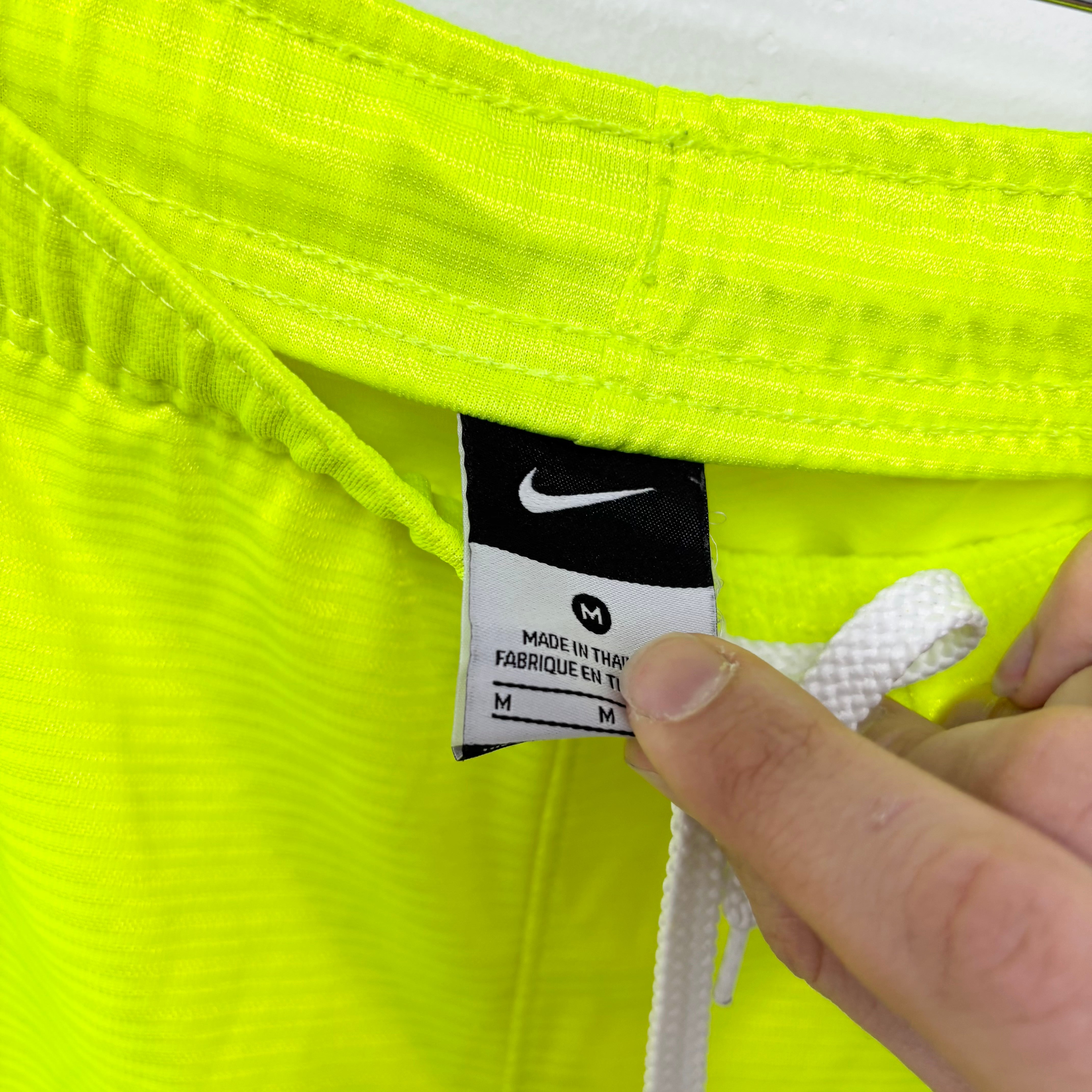 Nike Shorts Mens Medium Yellow Running Sports Gym Athletic