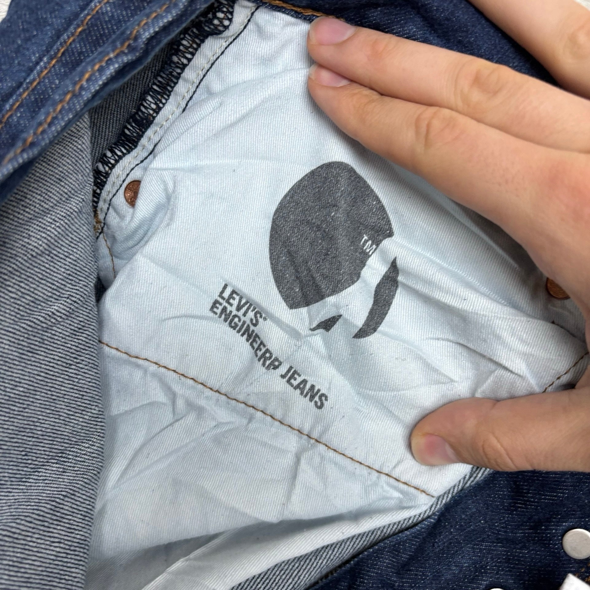 Levis 502 Engineered Jeans W33 L30 Mens Dark Blue Twisted Tapered Stretch (E)