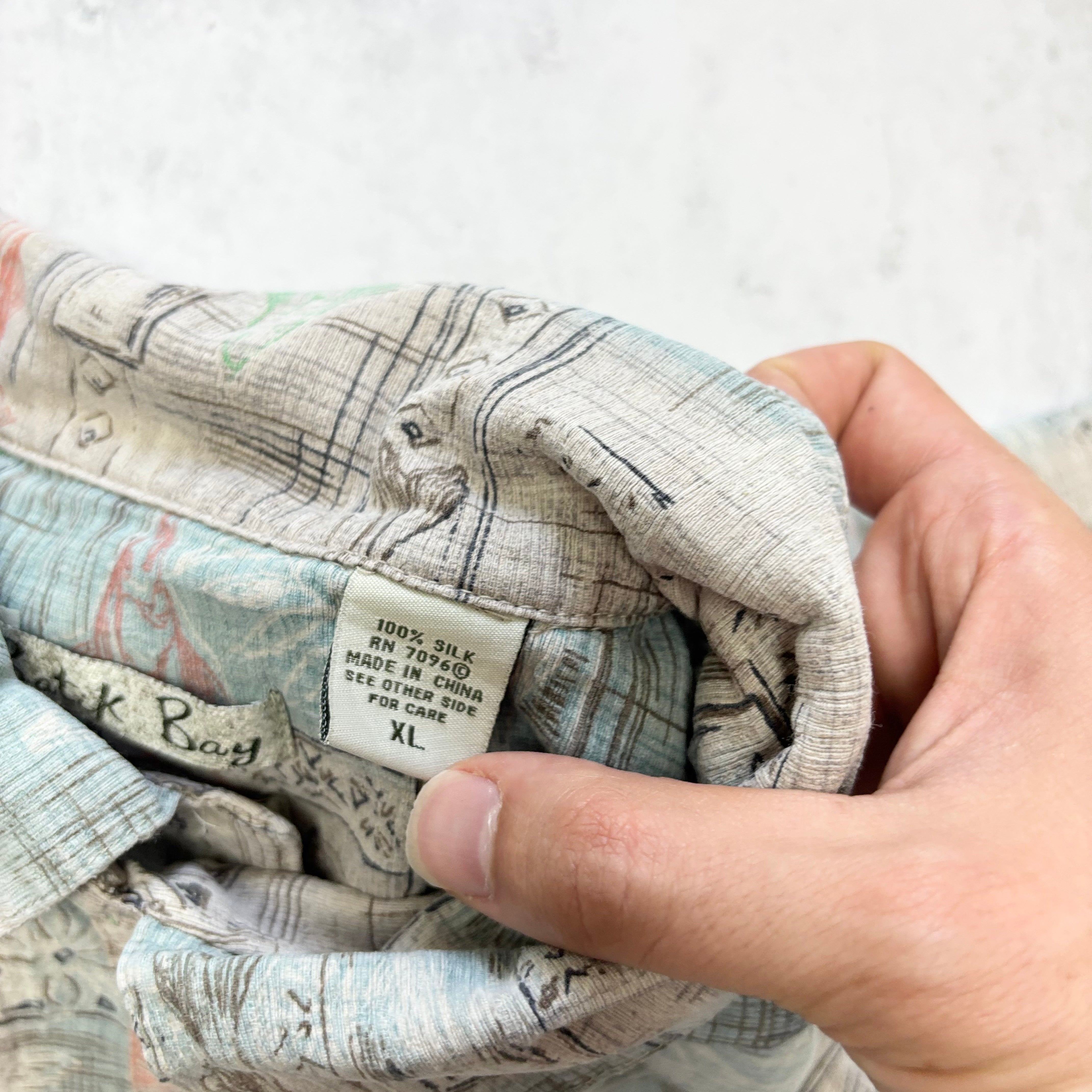 Vintage Hawaiian Shirt Mens Large Grey Silk Floral Aloha Short Sleeve (E)