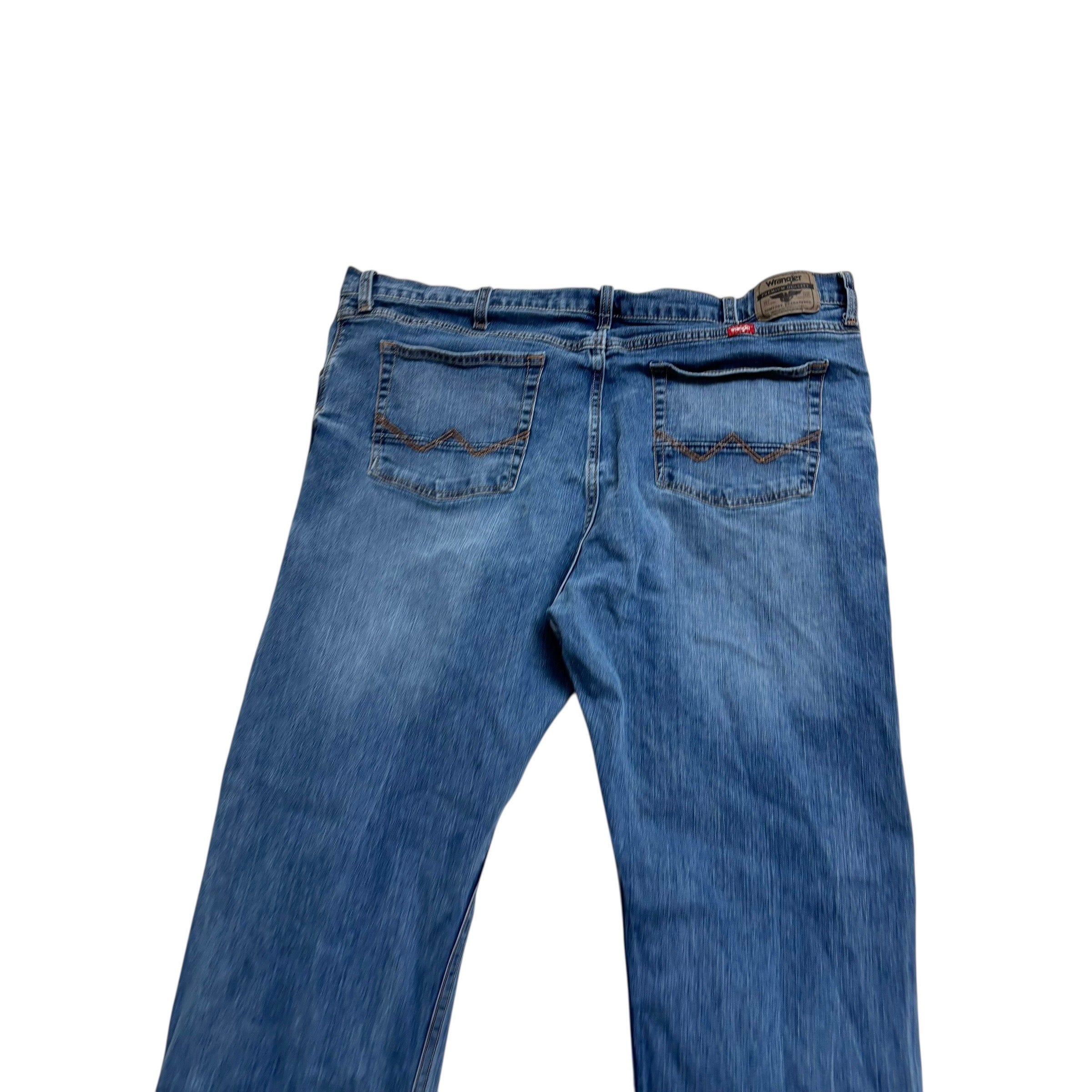 Wrangler Jeans W42 L30 Mens Mid Blue Relaxed Bootcut Fit Stretch Denim (E)