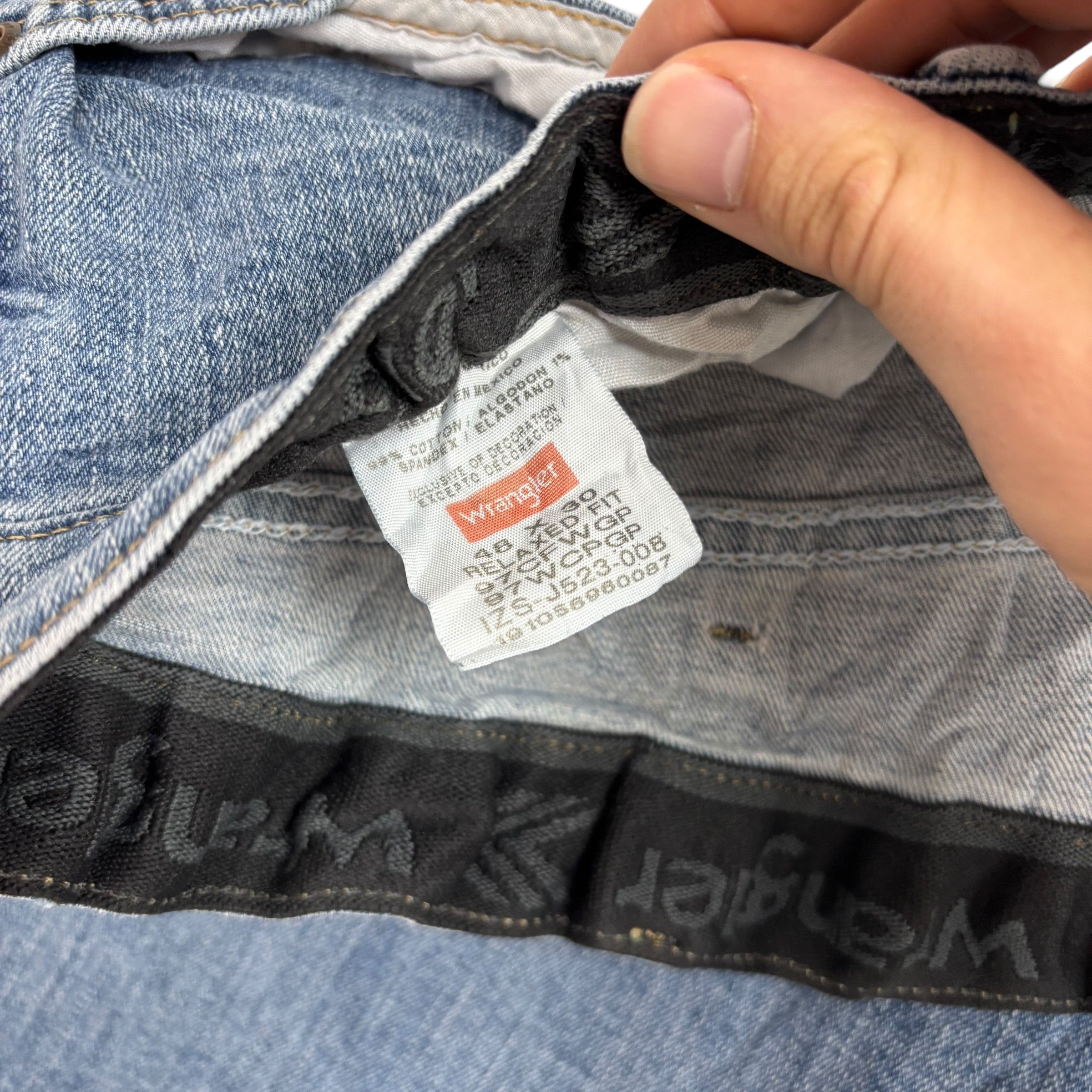 Wrangler Jeans W48 L30 Mens Light Blue Relaxed Straight Fit Stretch Denim (E)