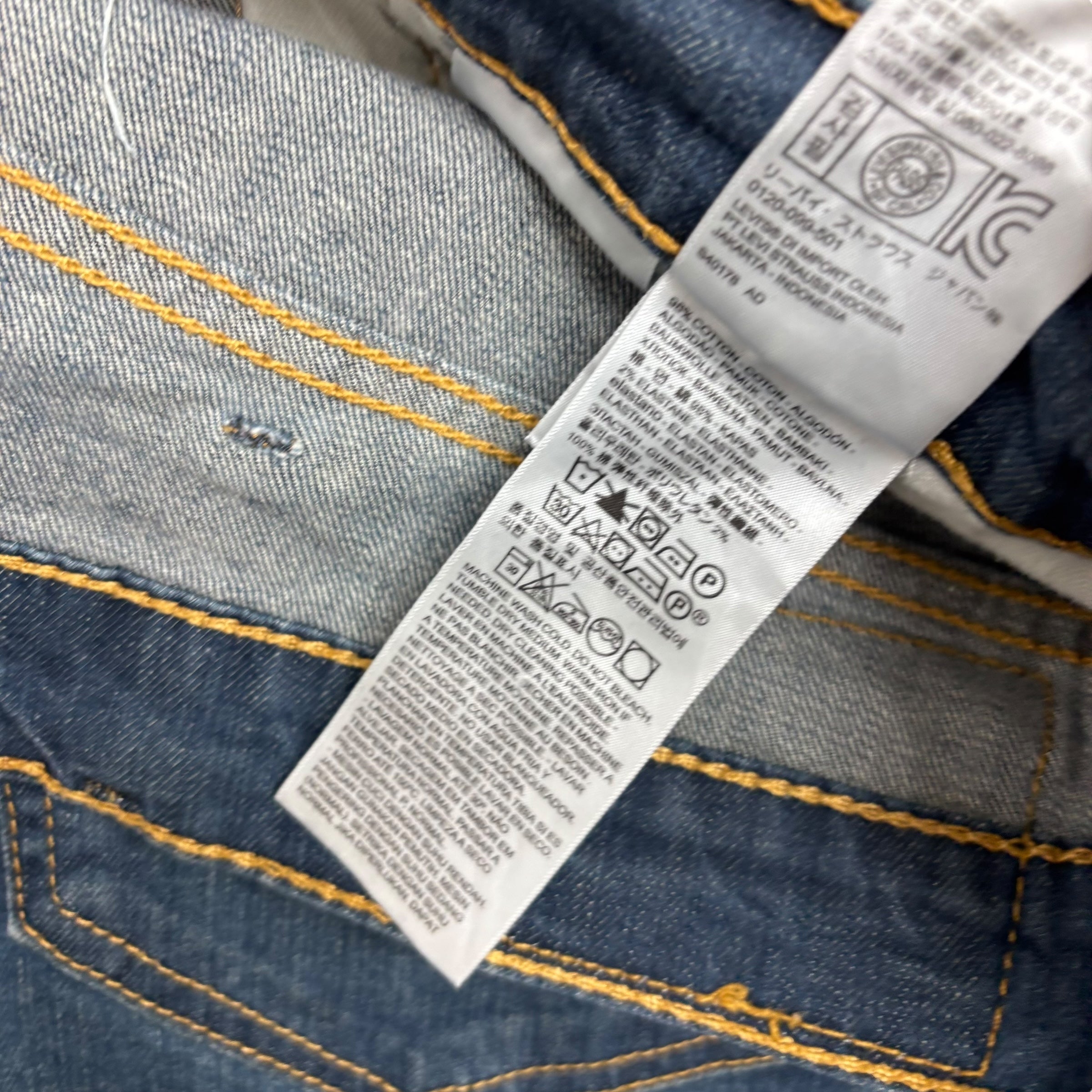 Levis 541 Jeans W52 L25 Mens Dark Blue Athletic Tapered Fit Stretch Denim (E)