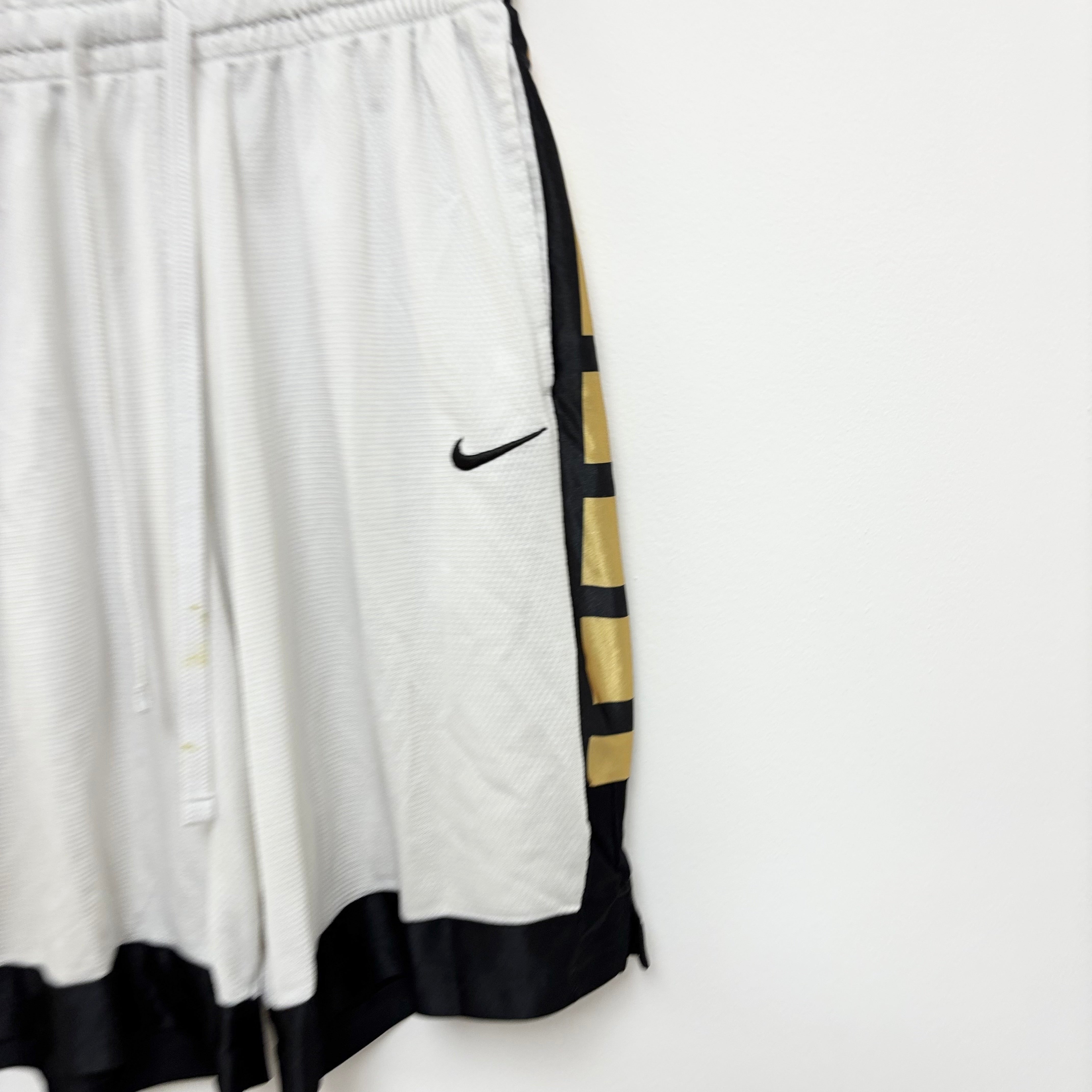 Nike Shorts Mens XL White Dri Fit Running Sports Gym Athletic Pockets