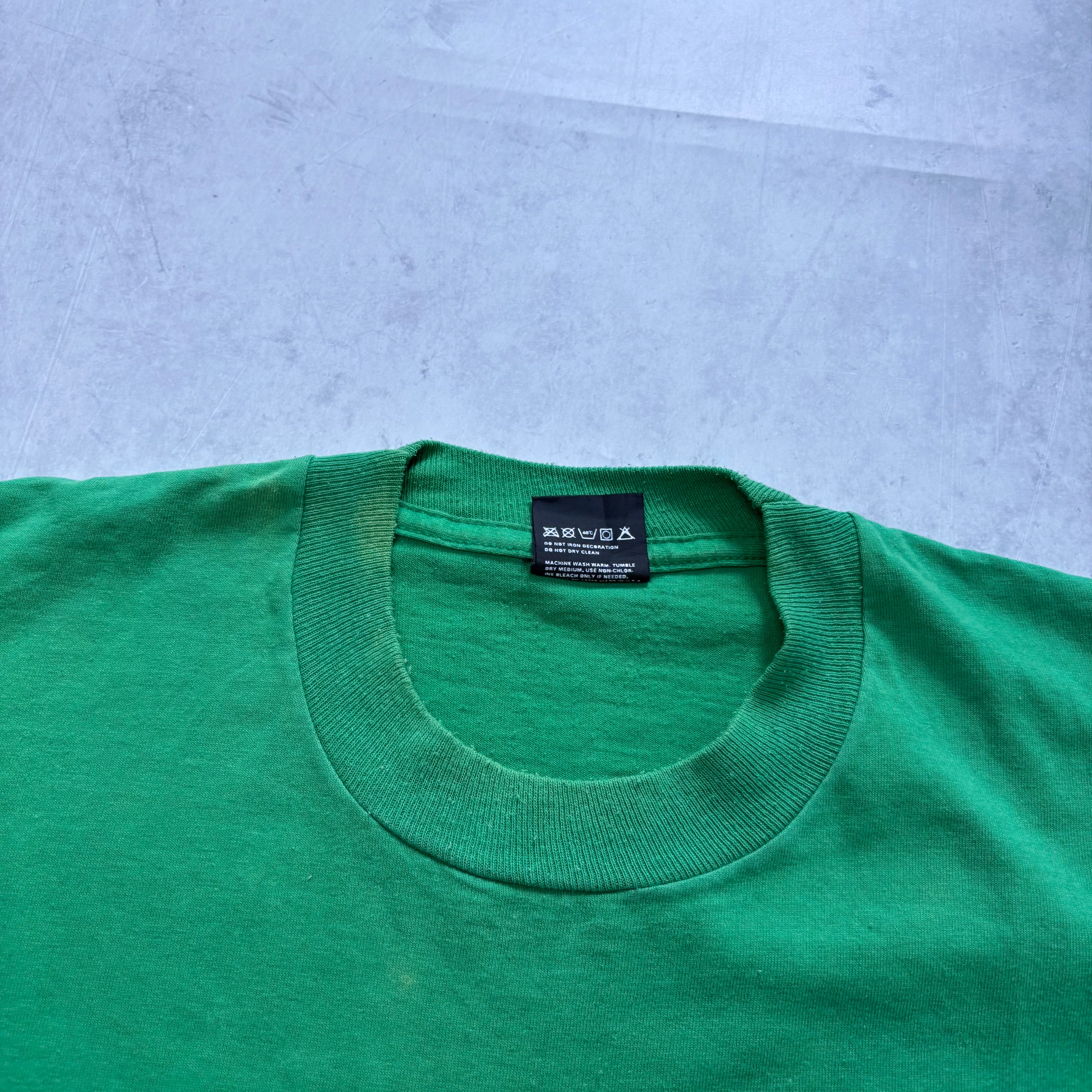 Vintage T Shirt Mens XL Green Single Stitch Graphic Print 90s USA Soccer