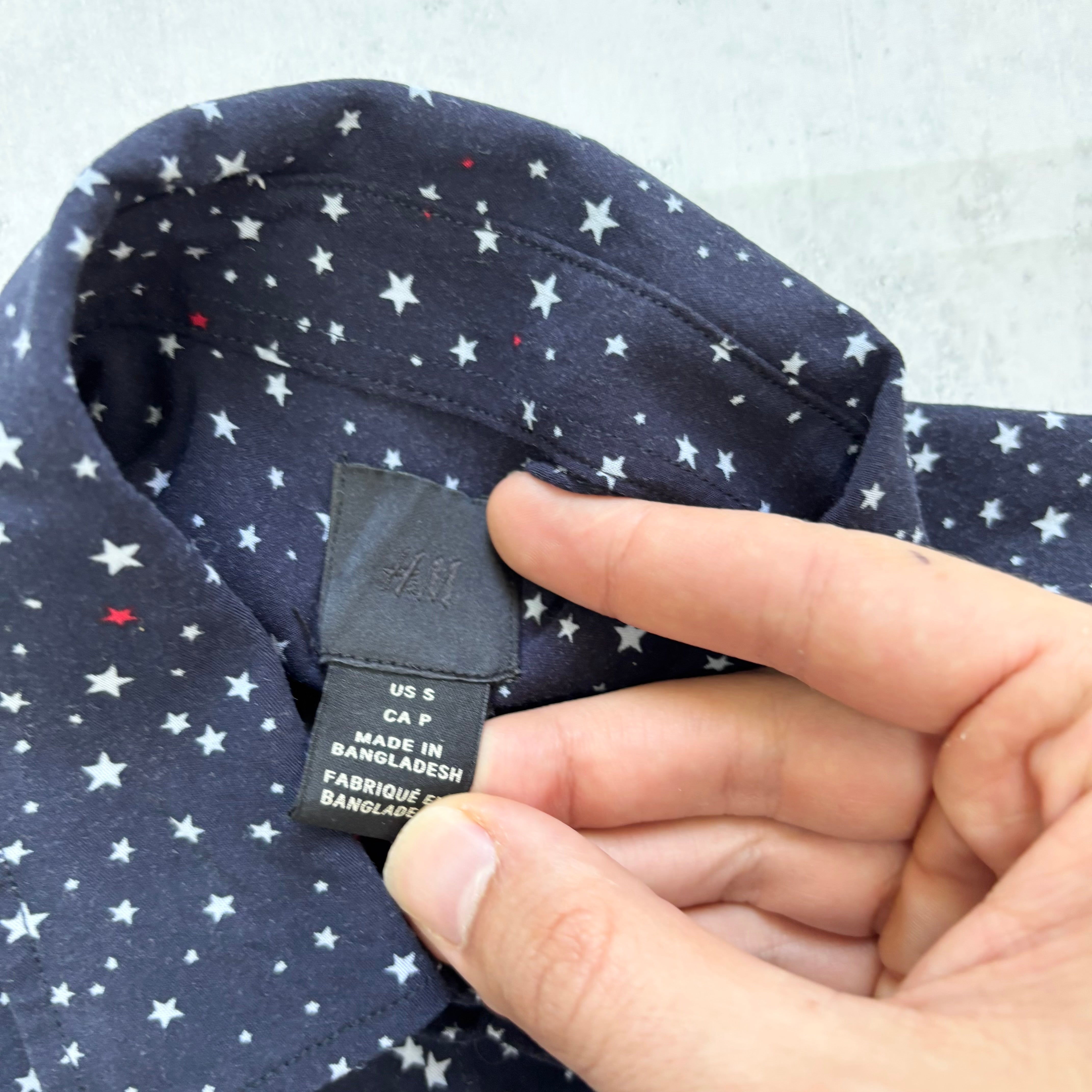 H&M Shirt Mens Small Navy Blue Short Sleeve Viscose Stars (E)