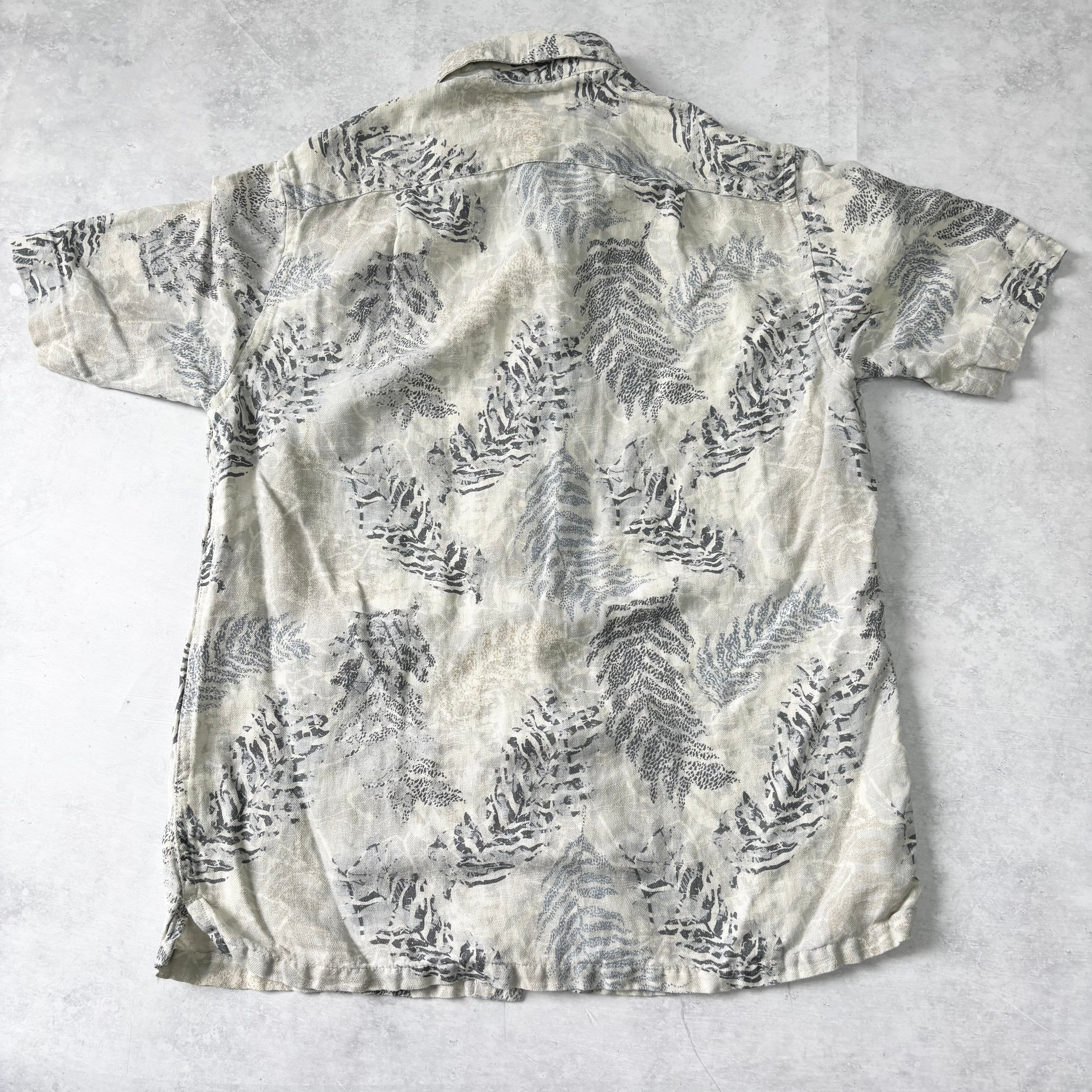 Hawaiian Shirt Mens Small White Grey Floral Aloha Short Sleeve Silk Blend (E)