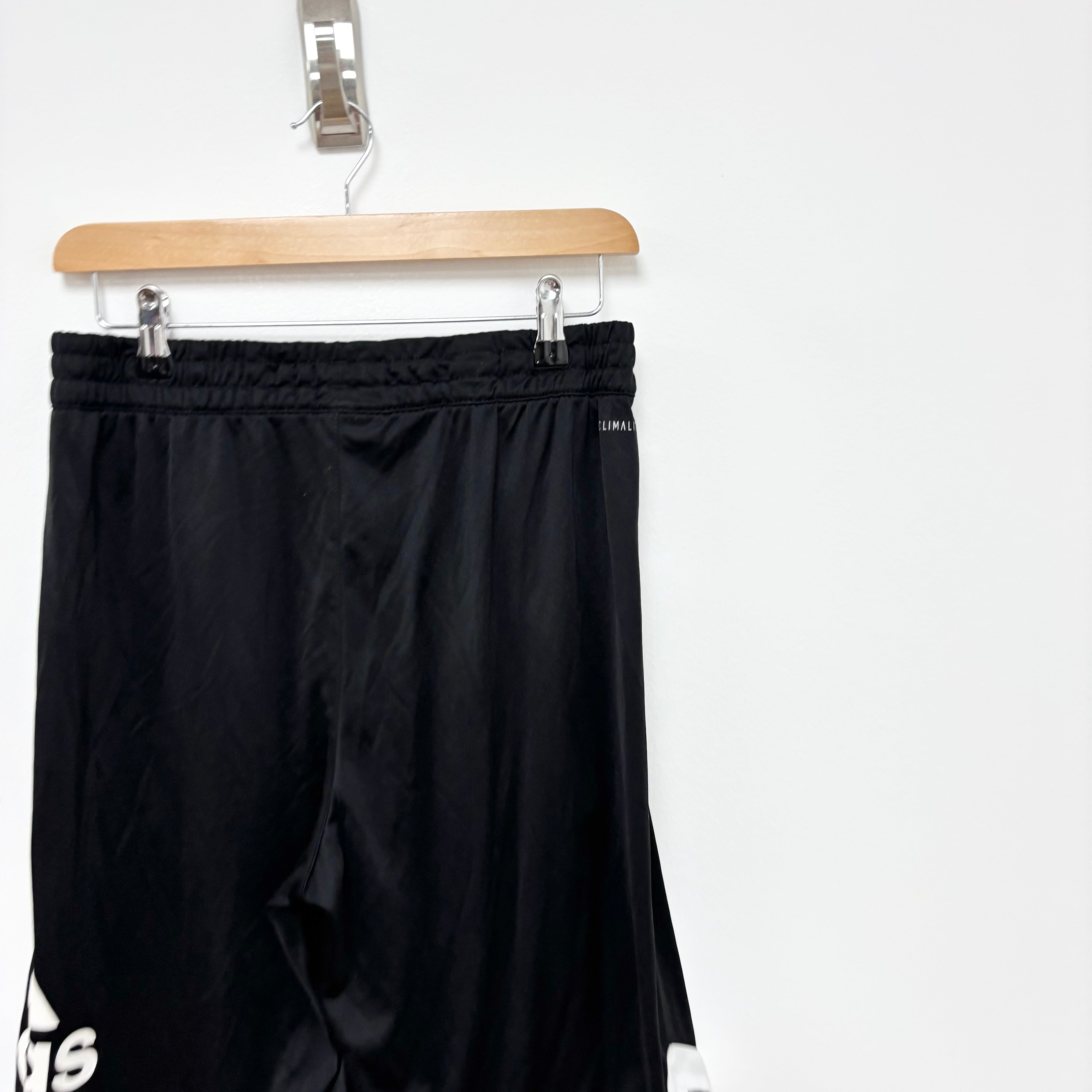 Adidas Shorts Mens Medium Black Sports Running Gym Athletic Pockets