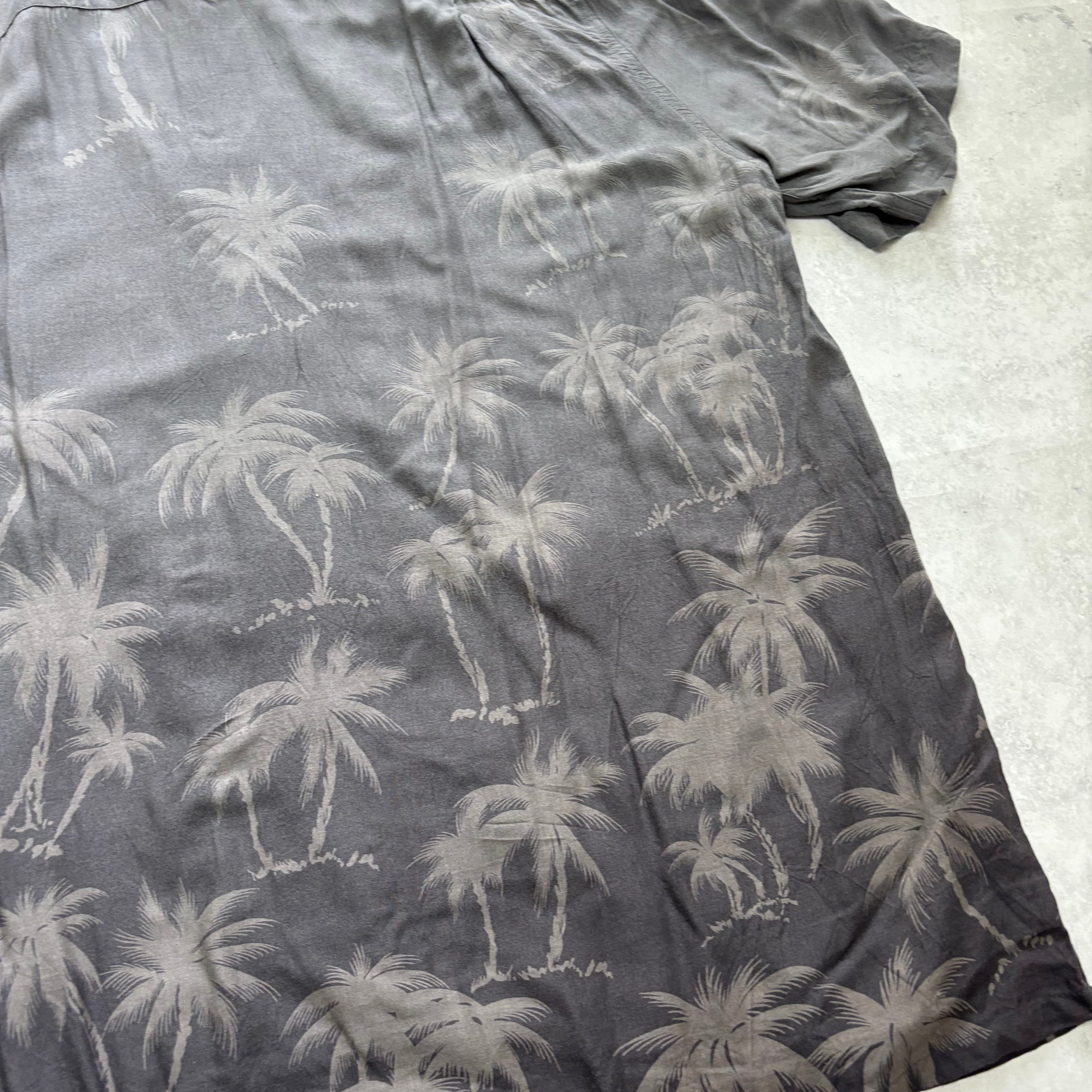 Vintage Hawaiian Shirt Mens XL Grey Floral Aloha Short Sleeve Rayon (E)