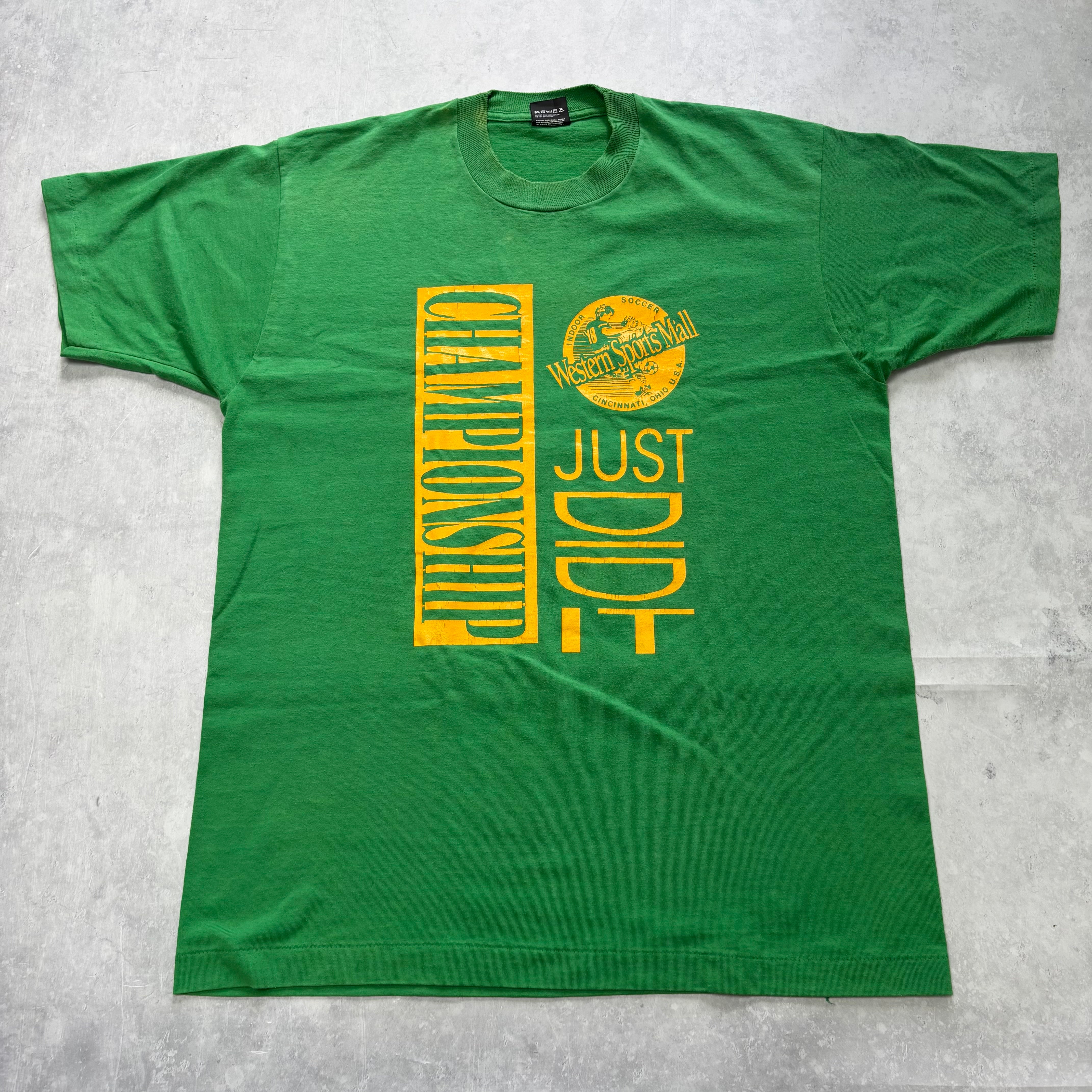 Vintage T Shirt Mens XL Green Single Stitch Graphic Print 90s USA Soccer