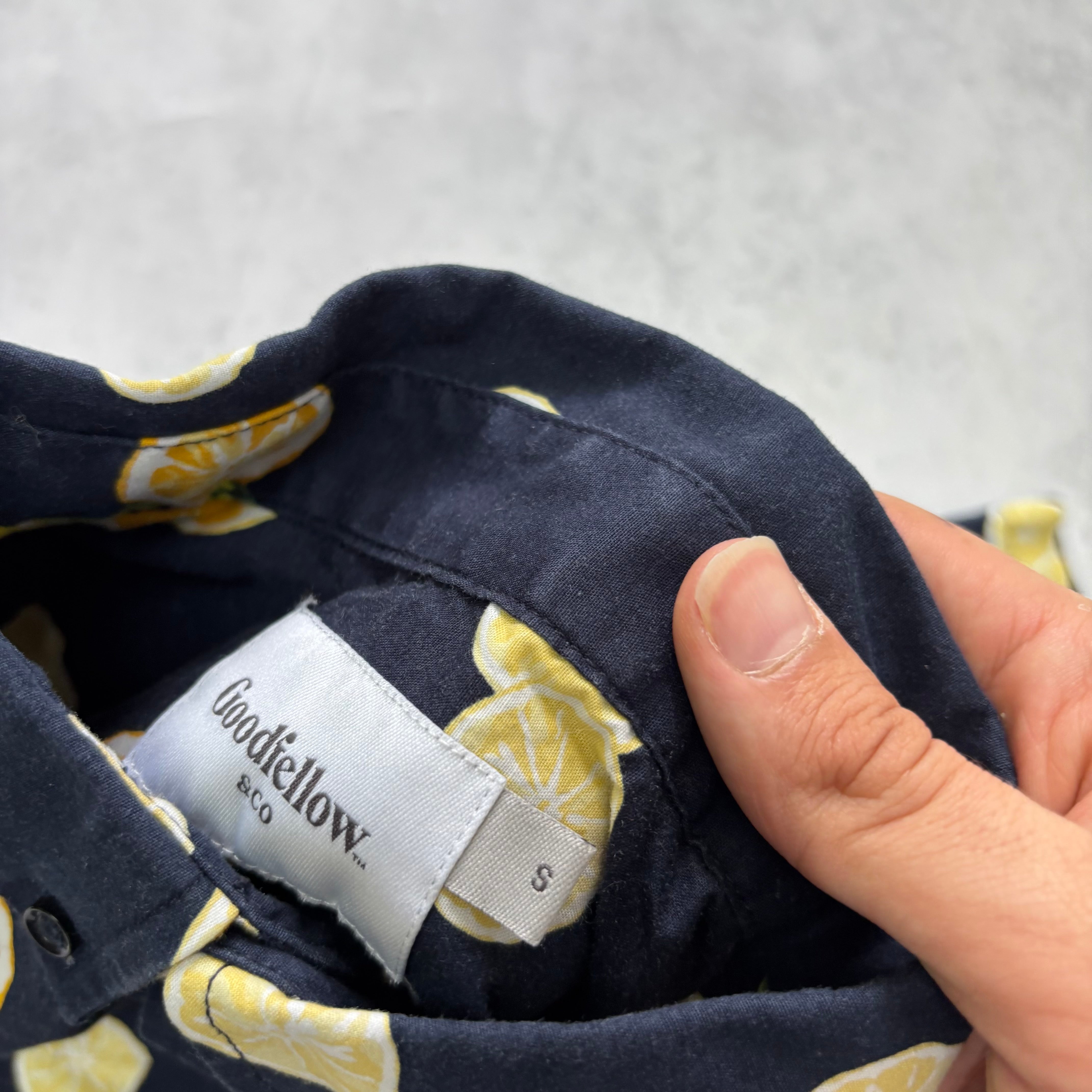 Hawaiian Shirt Mens Small Navy Floral Aloha Short Sleeve Cotton Slim Fit (E)