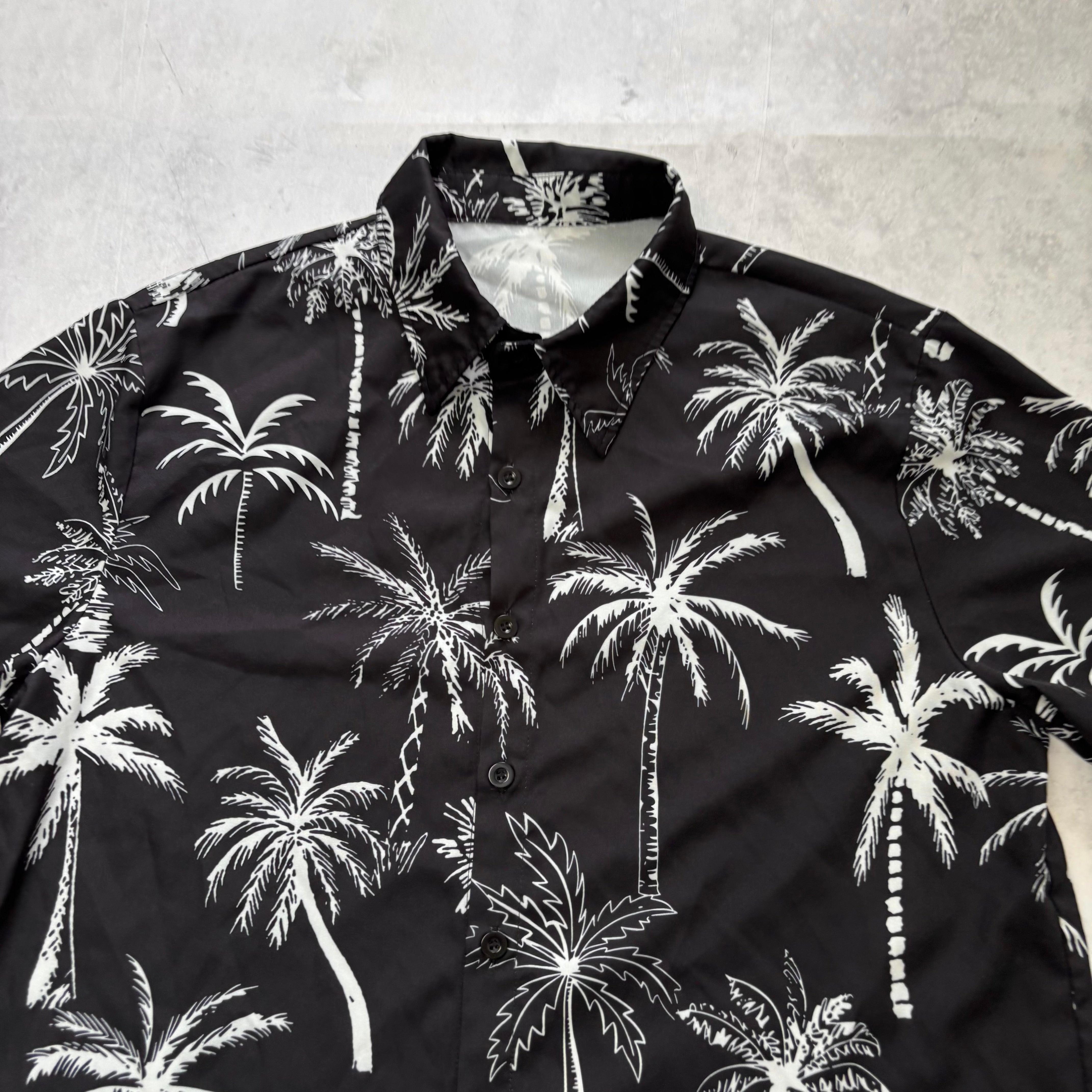 Hawaiian Shirt Mens Small Black Floral Aloha Short Sleeve Polyester (E)