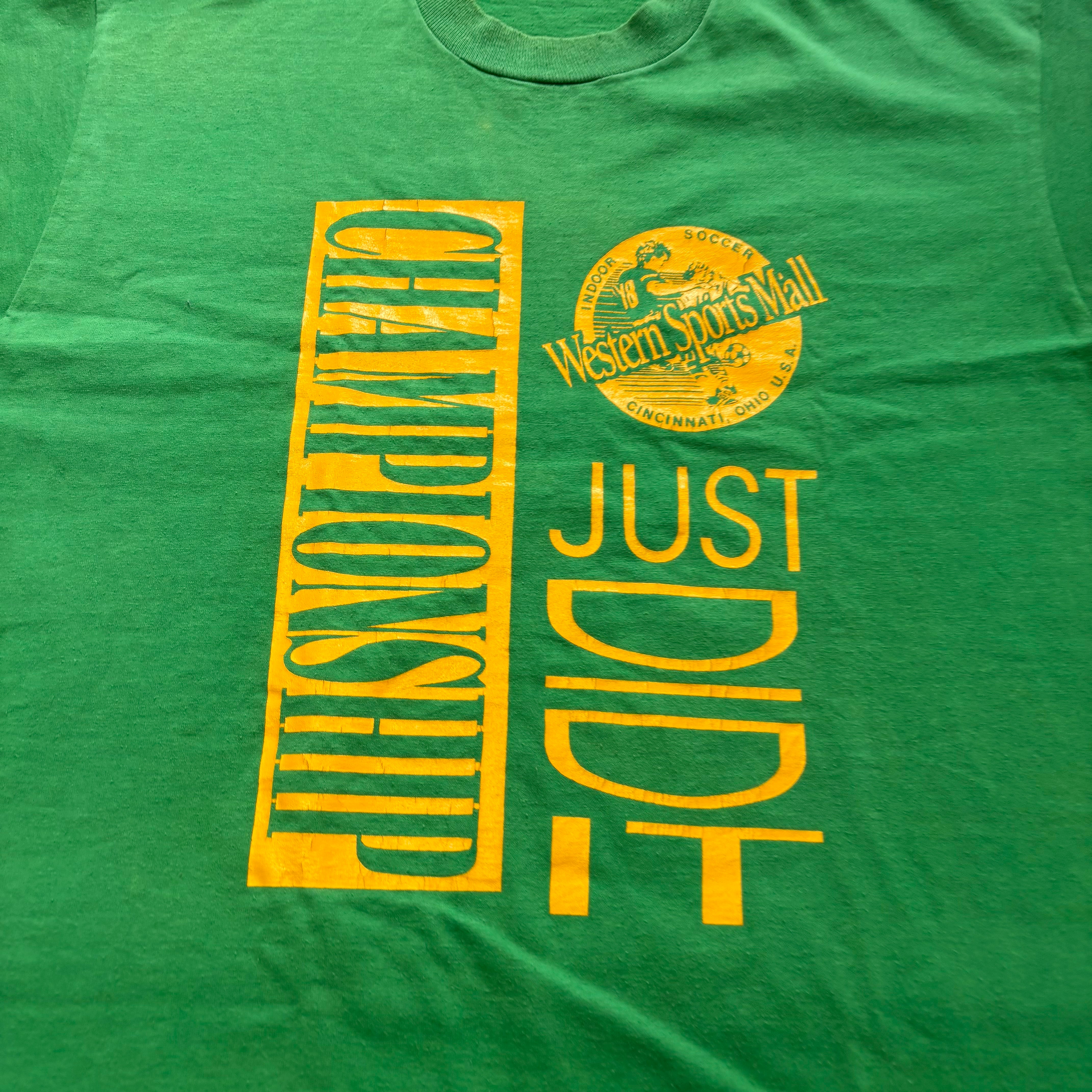 Vintage T Shirt Mens XL Green Single Stitch Graphic Print 90s USA Soccer