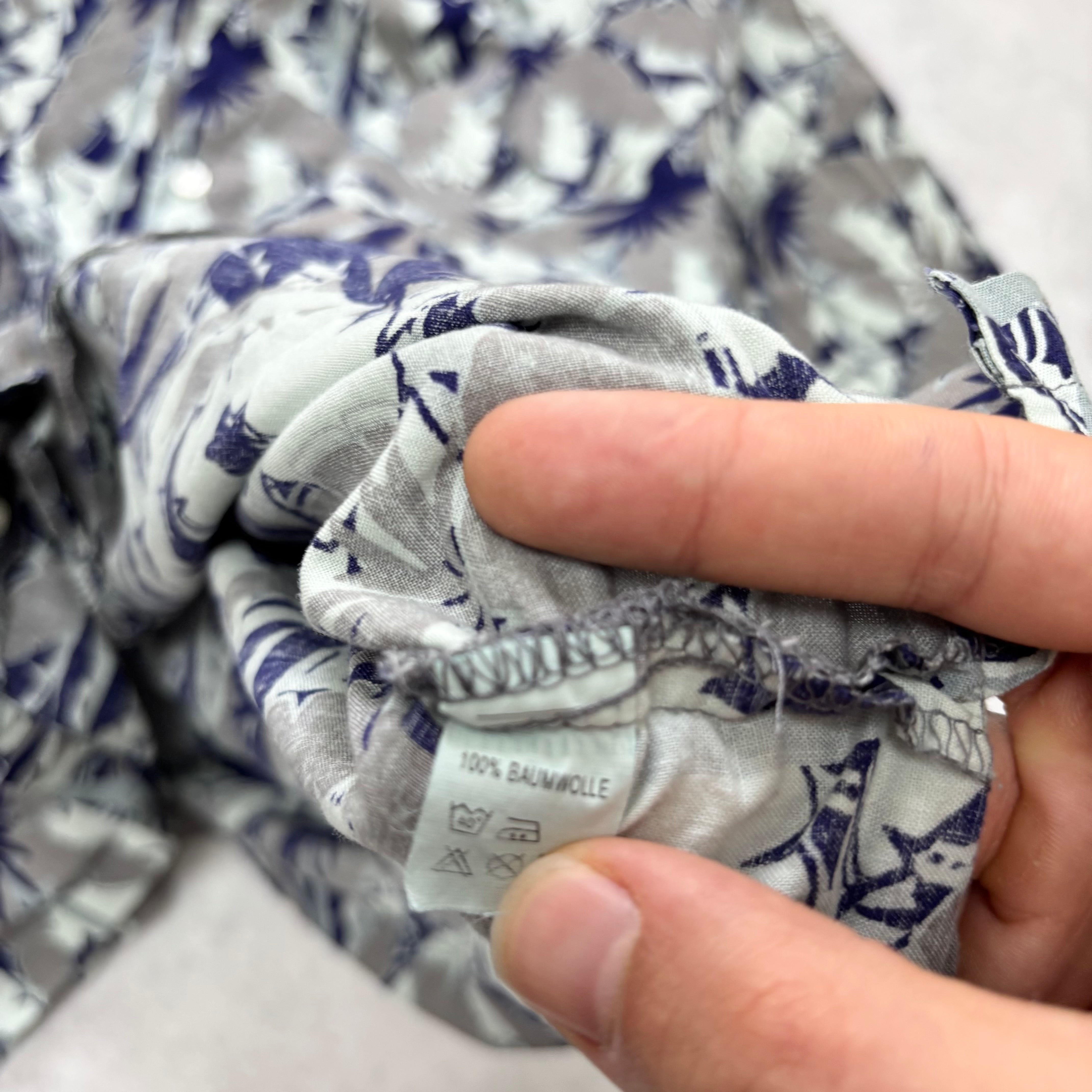 Vintage Hawaiian Shirt Mens Small Grey Floral Aloha Short Sleeve Cotton (E)