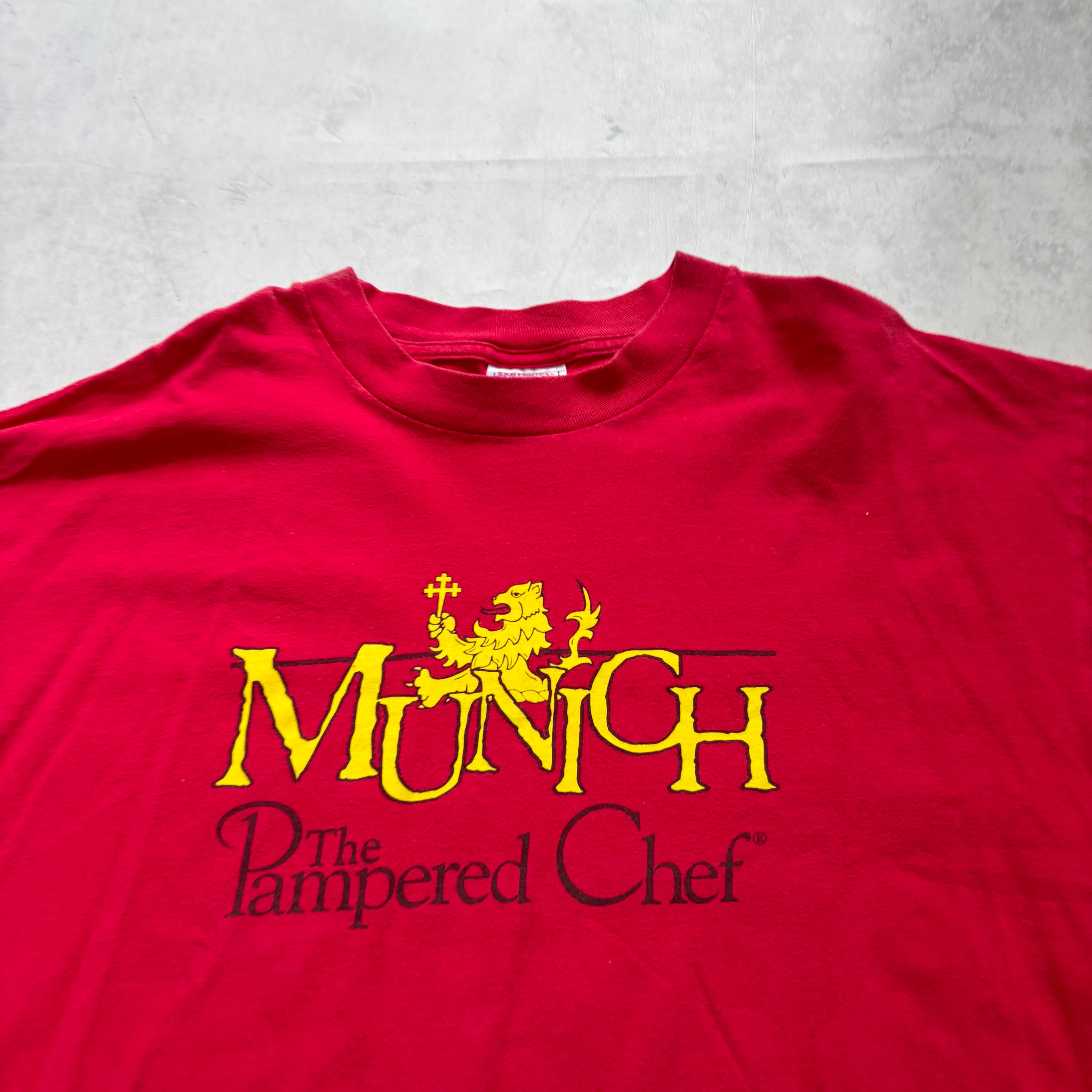 Vintage T Shirt Mens XL Red Graphic Print 90s Munich Tourist (E)
