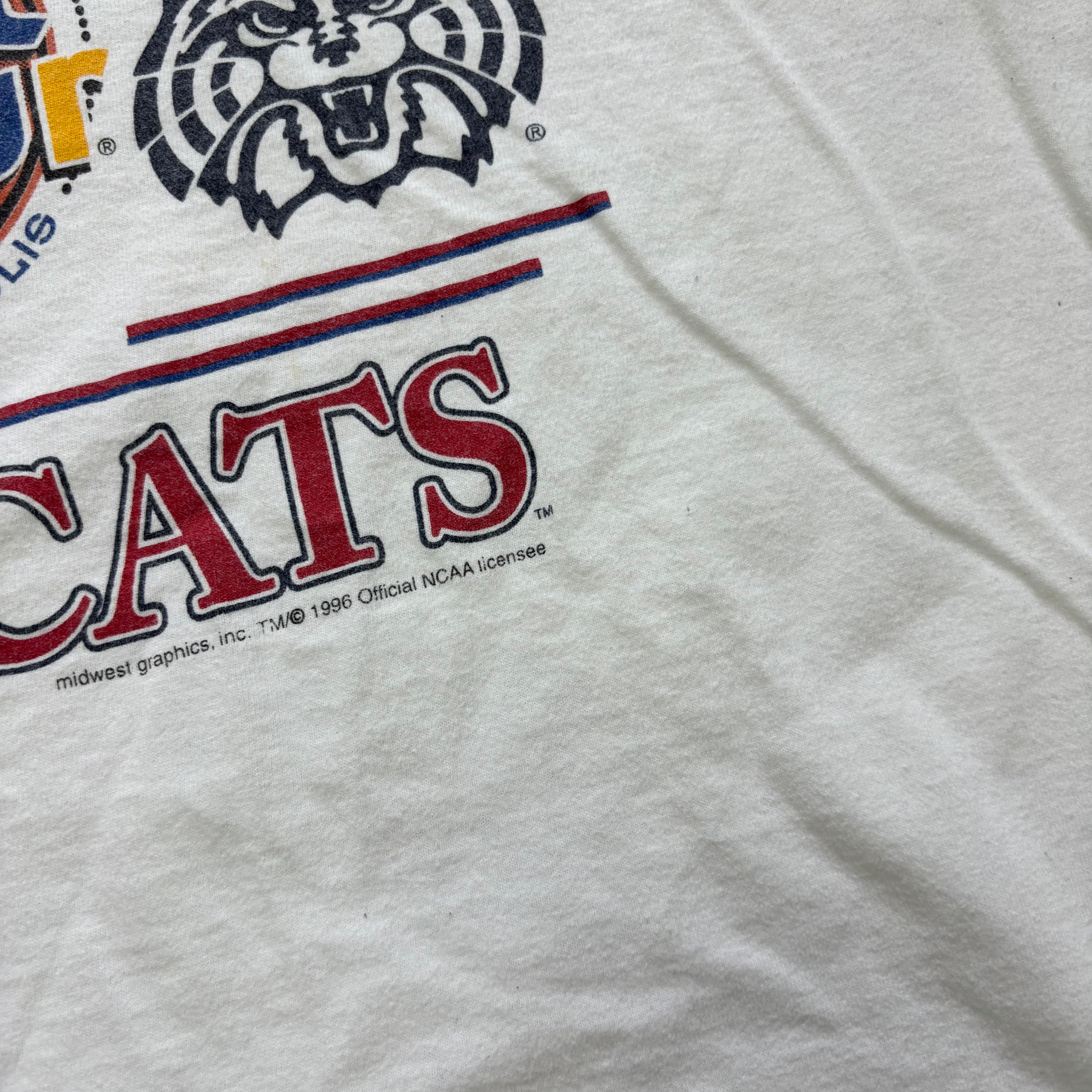 Vintage T Shirt Mens XL White Single Stitch Graphic Print 90s Basketball