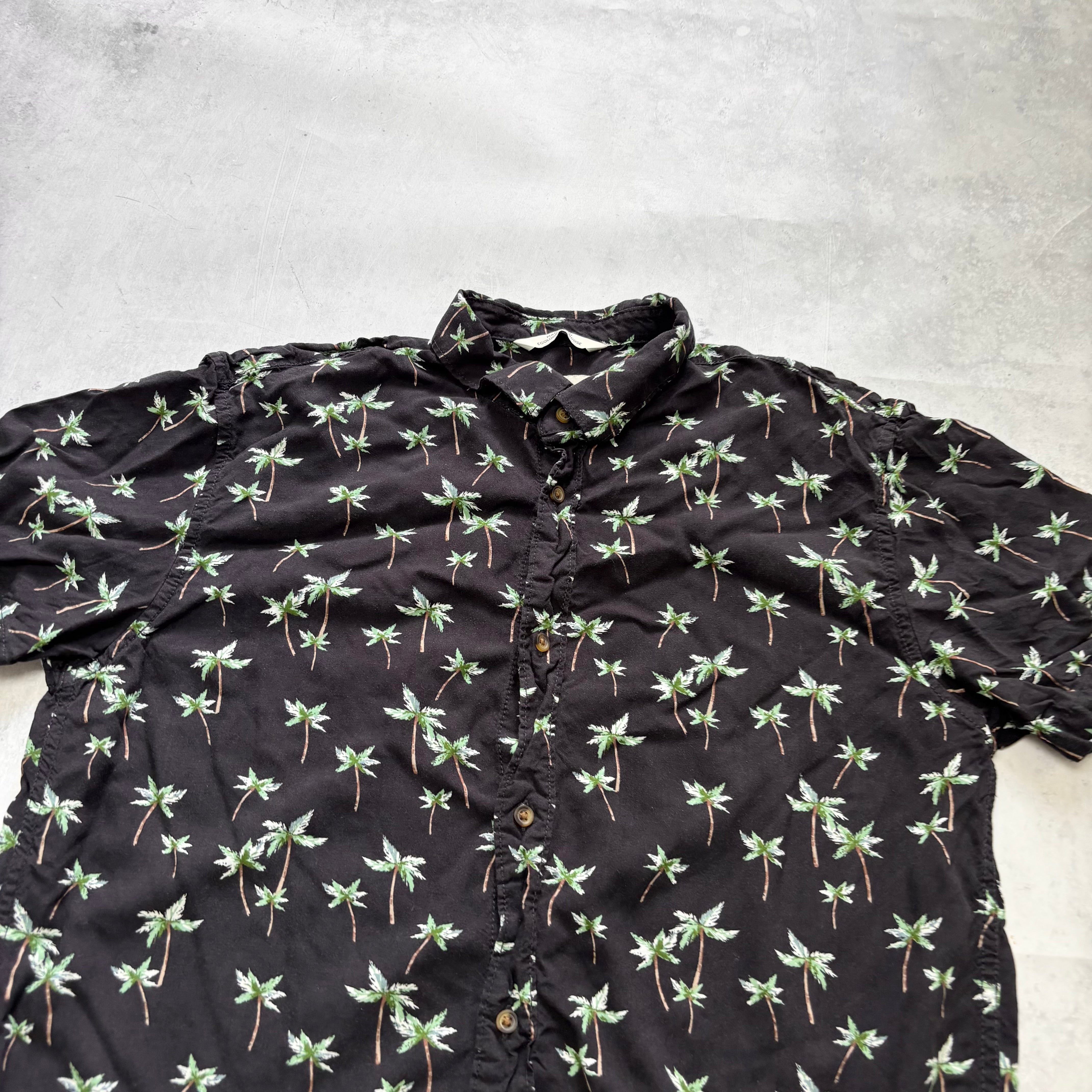 Hawaiian Shirt Mens Small Black Floral Aloha Short Sleeve Viscose Funky (E)