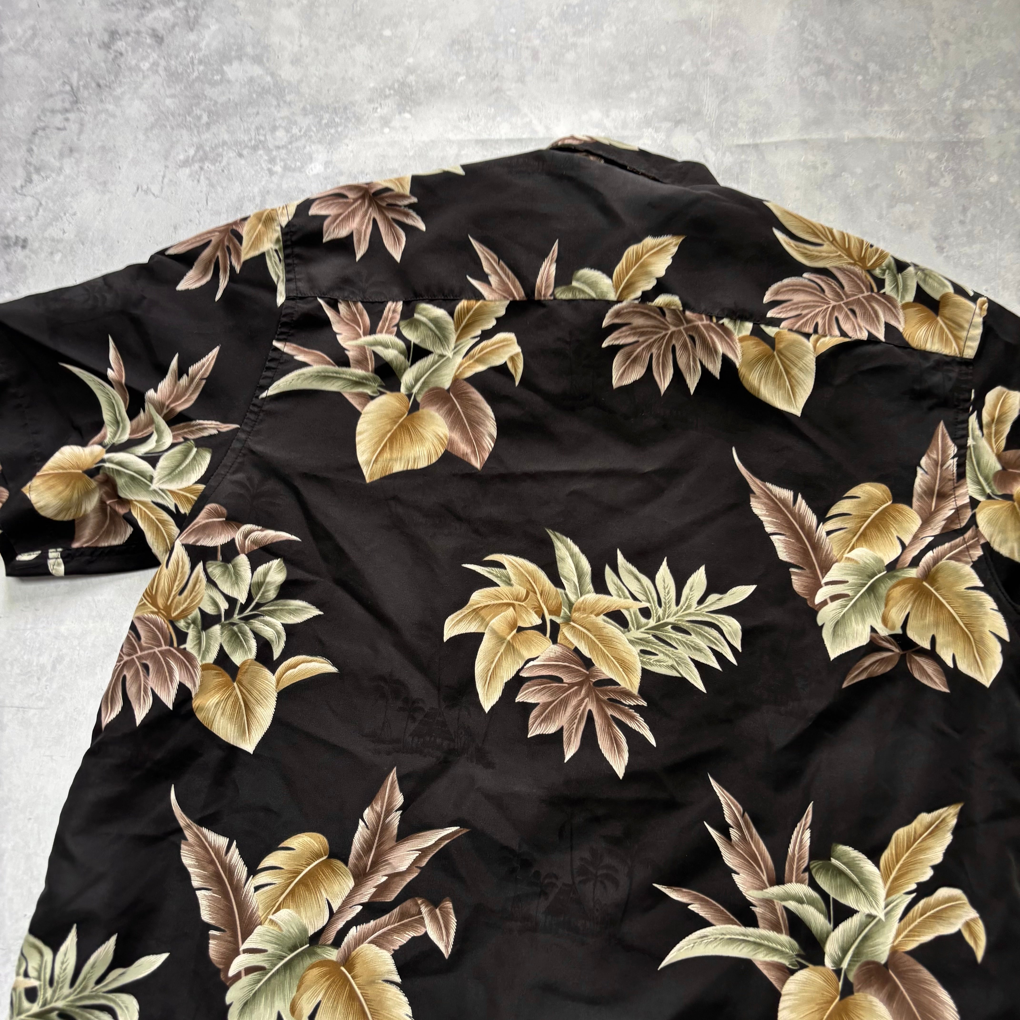 Vintage Hawaiian Shirt Mens Small Black Floral Aloha Short Sleeve Polyester (E)