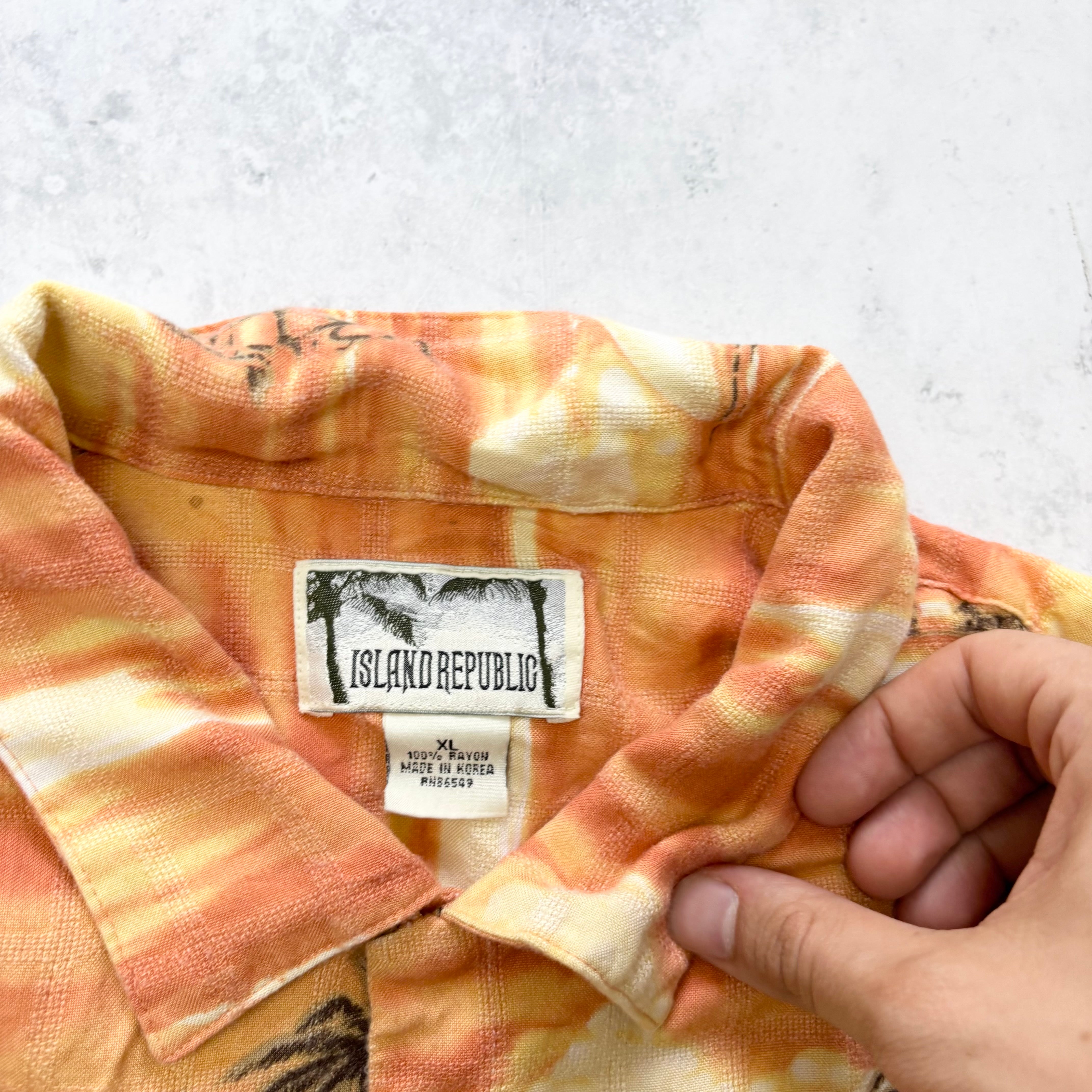 Hawaiian Shirt Mens XL Orange Floral Aloha Short Sleeve Rayon Funky (E)