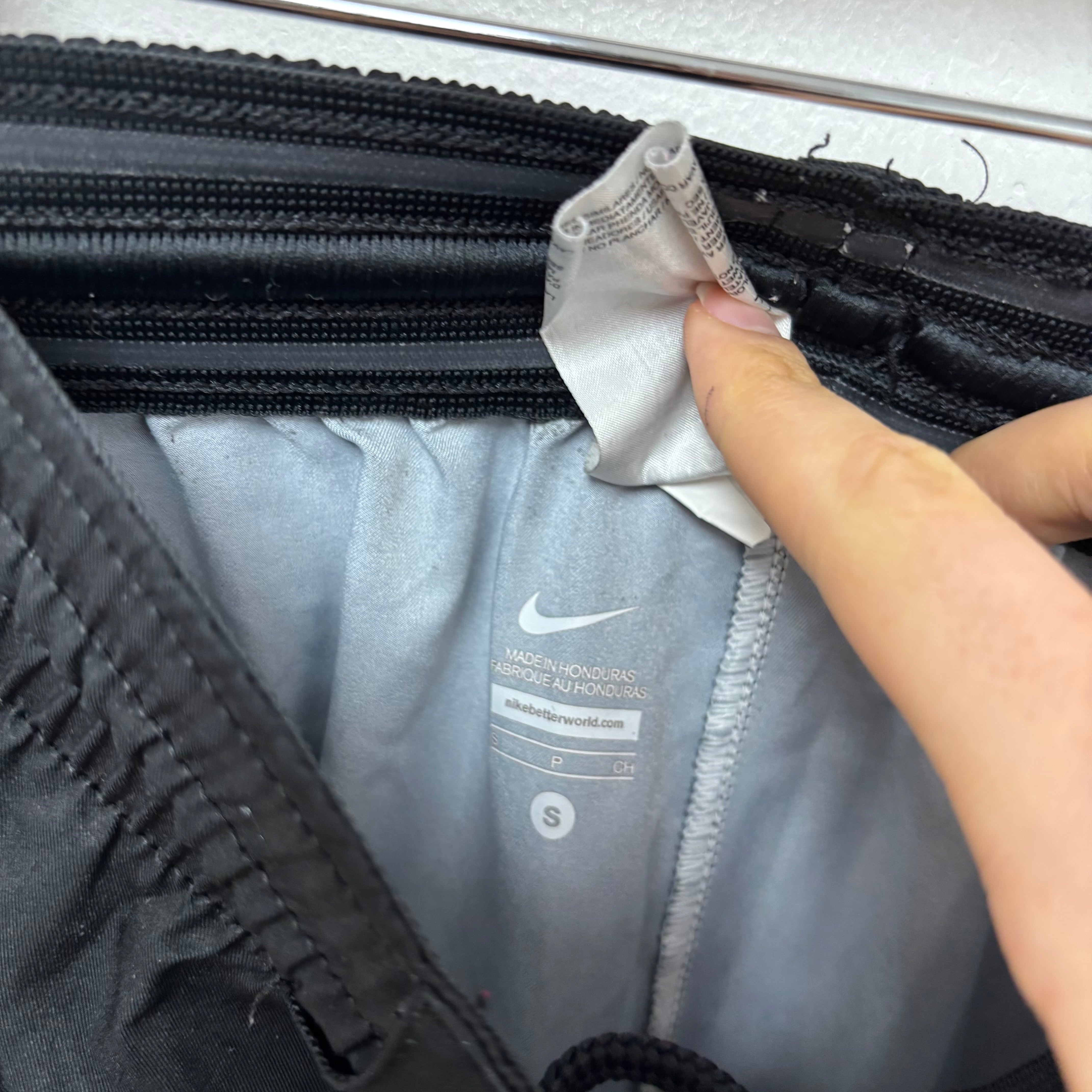 Nike Shorts Mens Small Black Running Sports Gym Athletic Pockets (E)