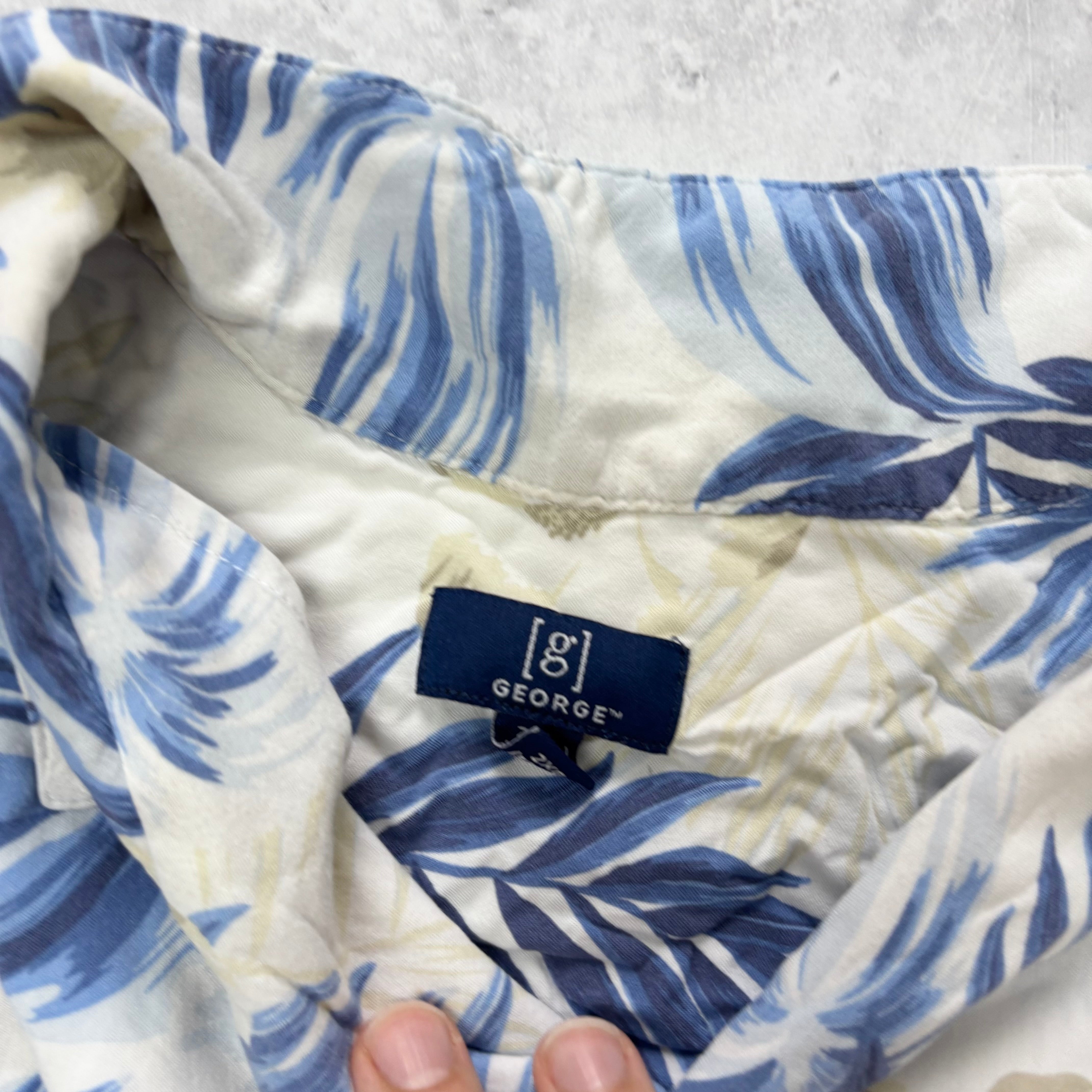 Hawaiian Shirt Mens XXL White Floral Aloha Short Sleeve Rayon (E)