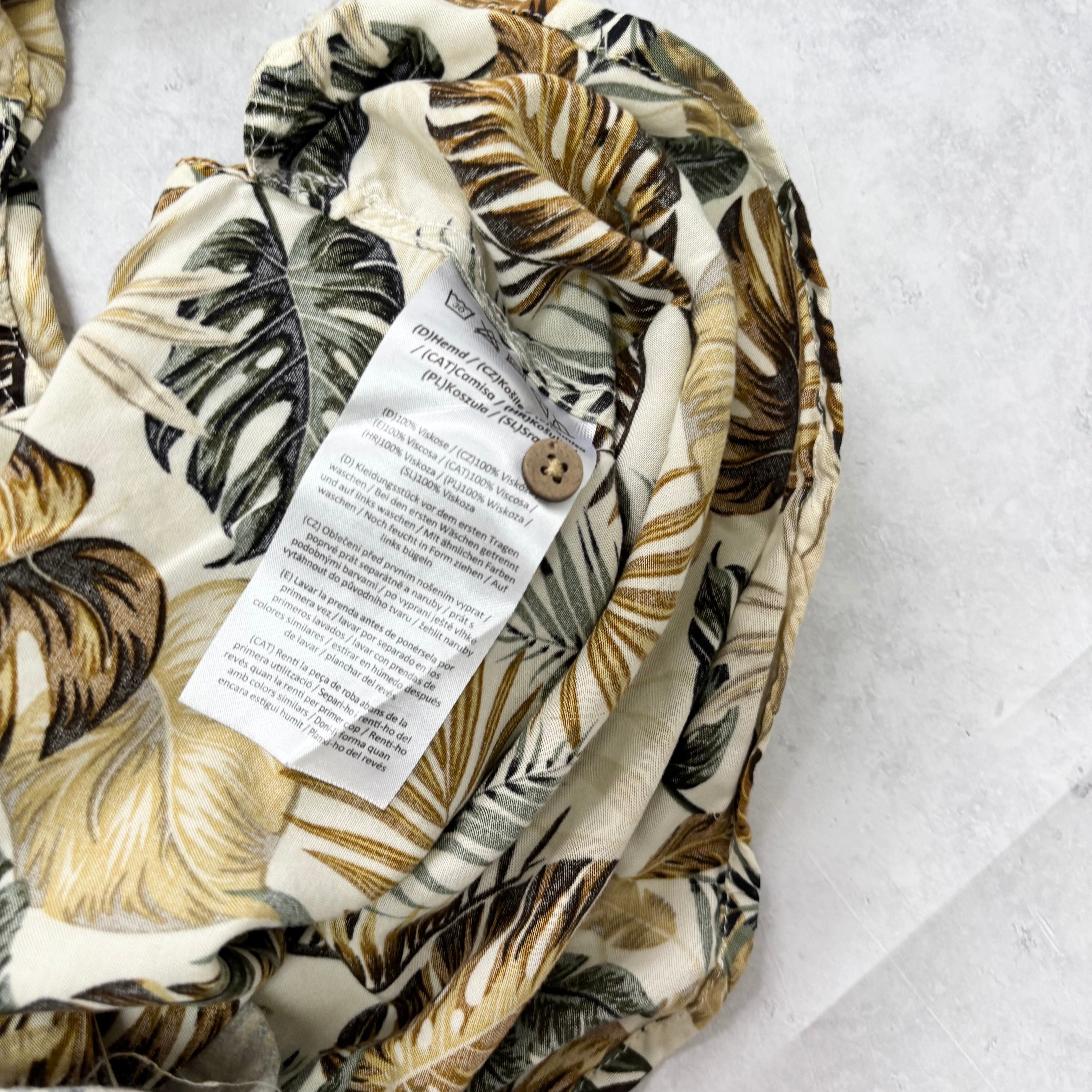 Hawaiian Shirt Mens Medium Yellow Floral Aloha Short Sleeve Viscose (E)