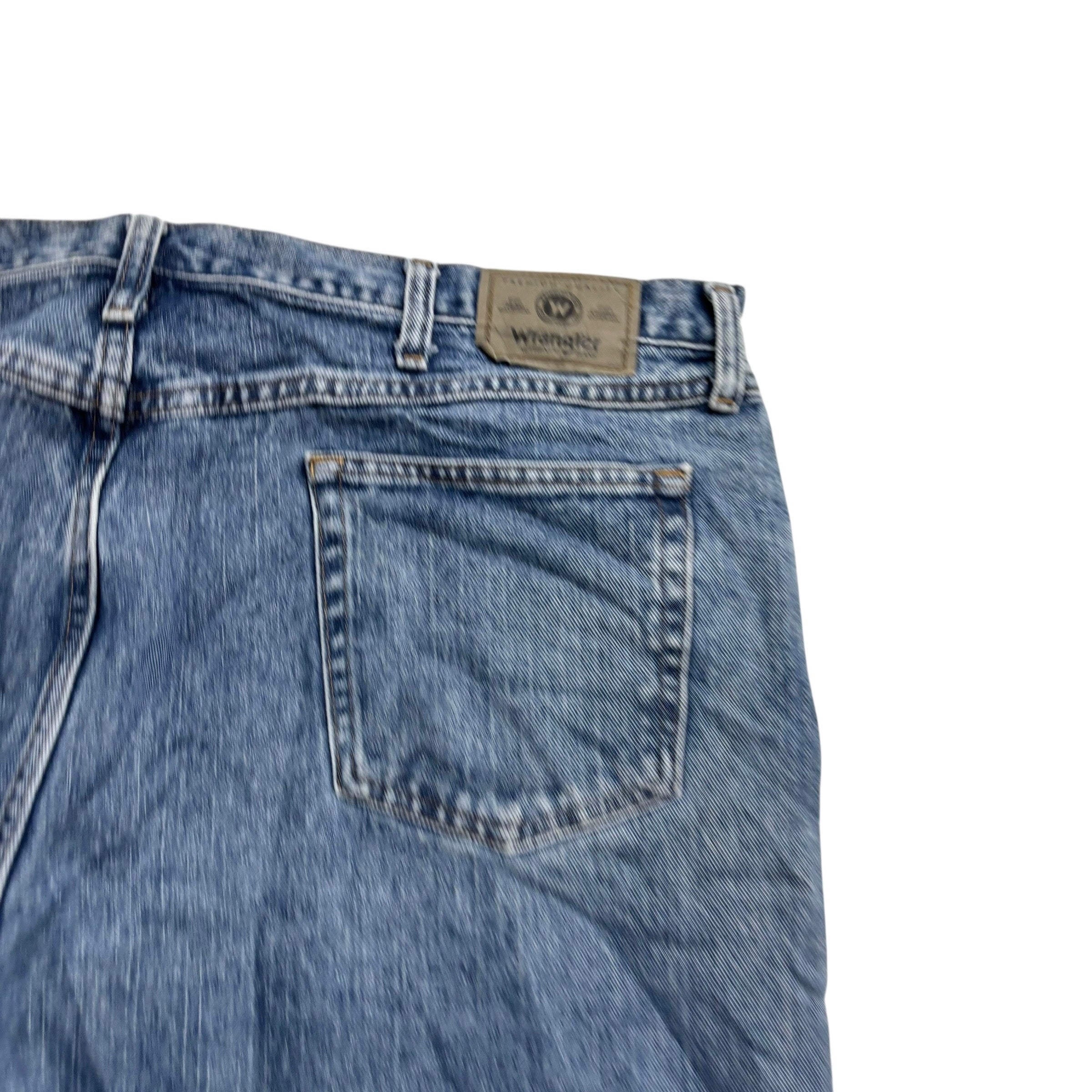 Wrangler Jeans W42 L30 Mens Mid Blue Relaxed Straight Fit Vintage Denim