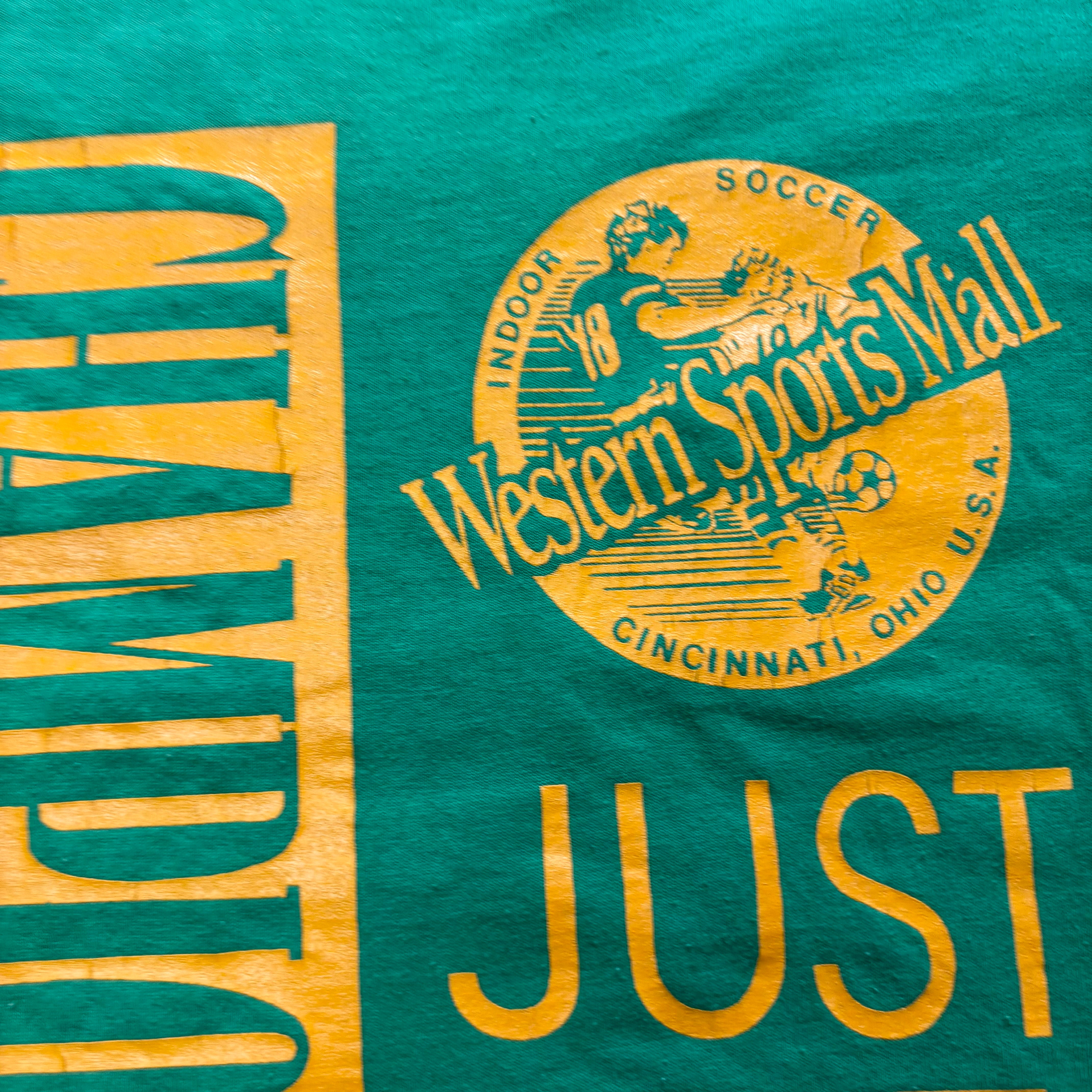 Vintage T Shirt Mens XL Green Single Stitch Graphic Print 90s USA Soccer