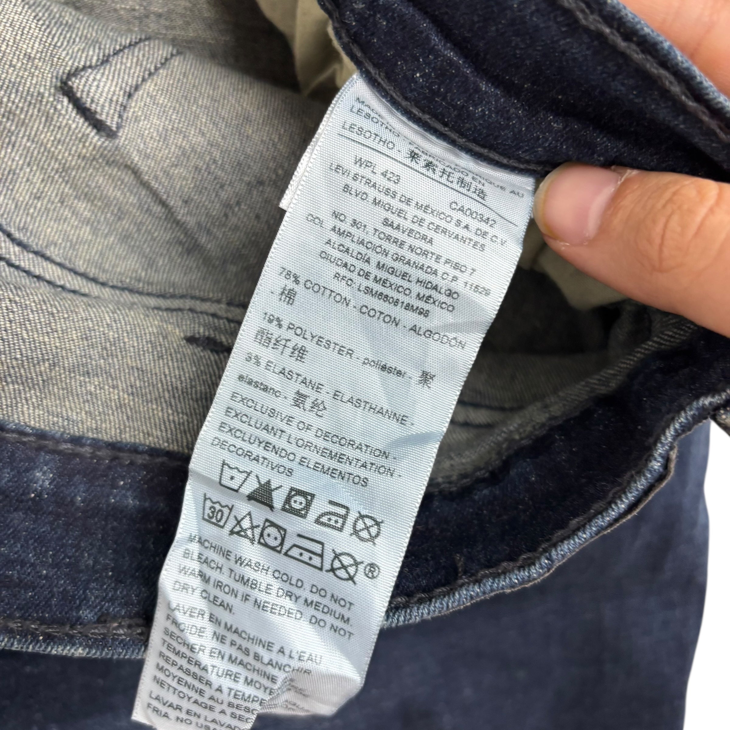 Levis Denizen Jeans W38 L30 Mens Navy Blue Athletic Tapered Stretch Denim (E)