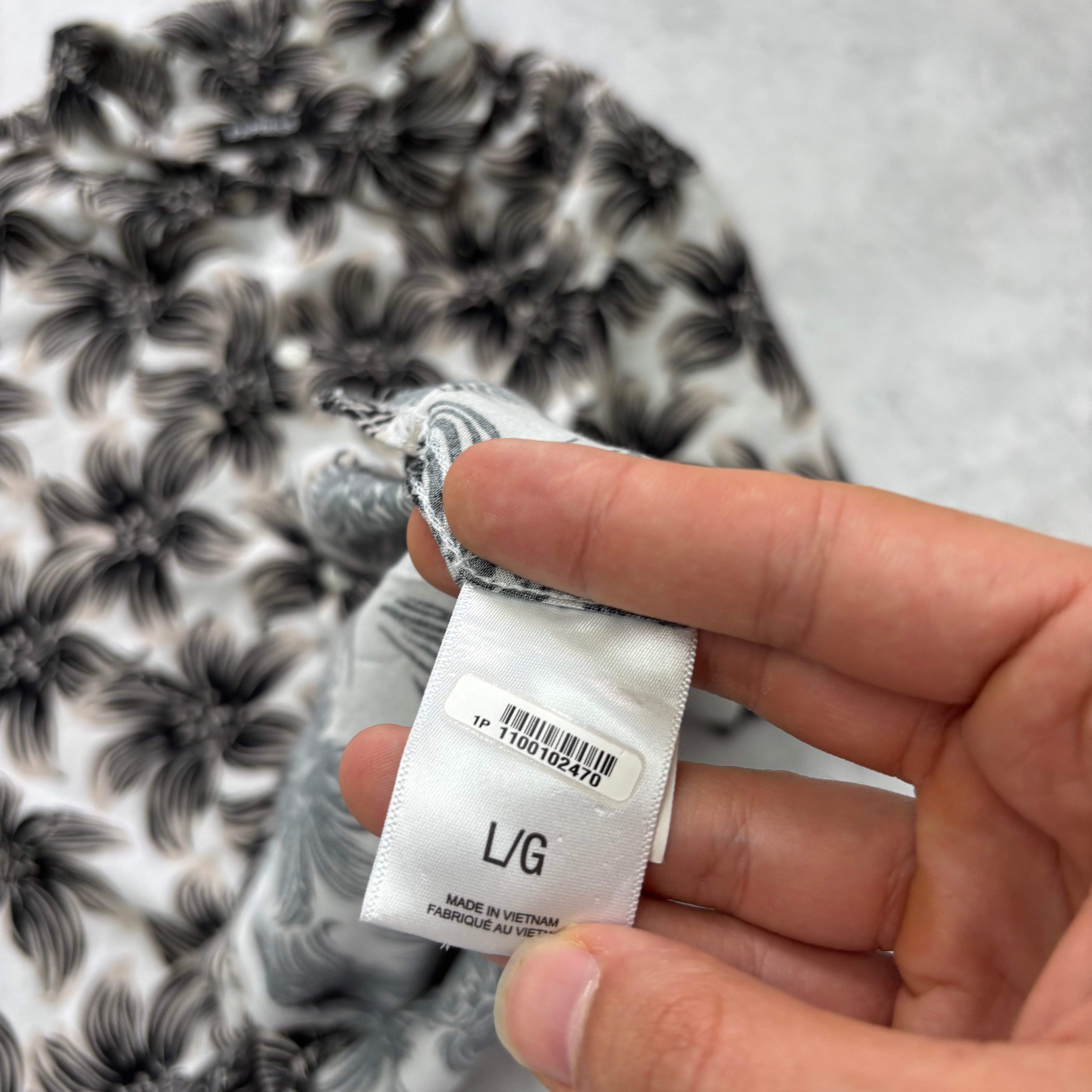 Hawaiian Shirt Mens Medium White Floral Aloha Short Sleeve Rayon (E)