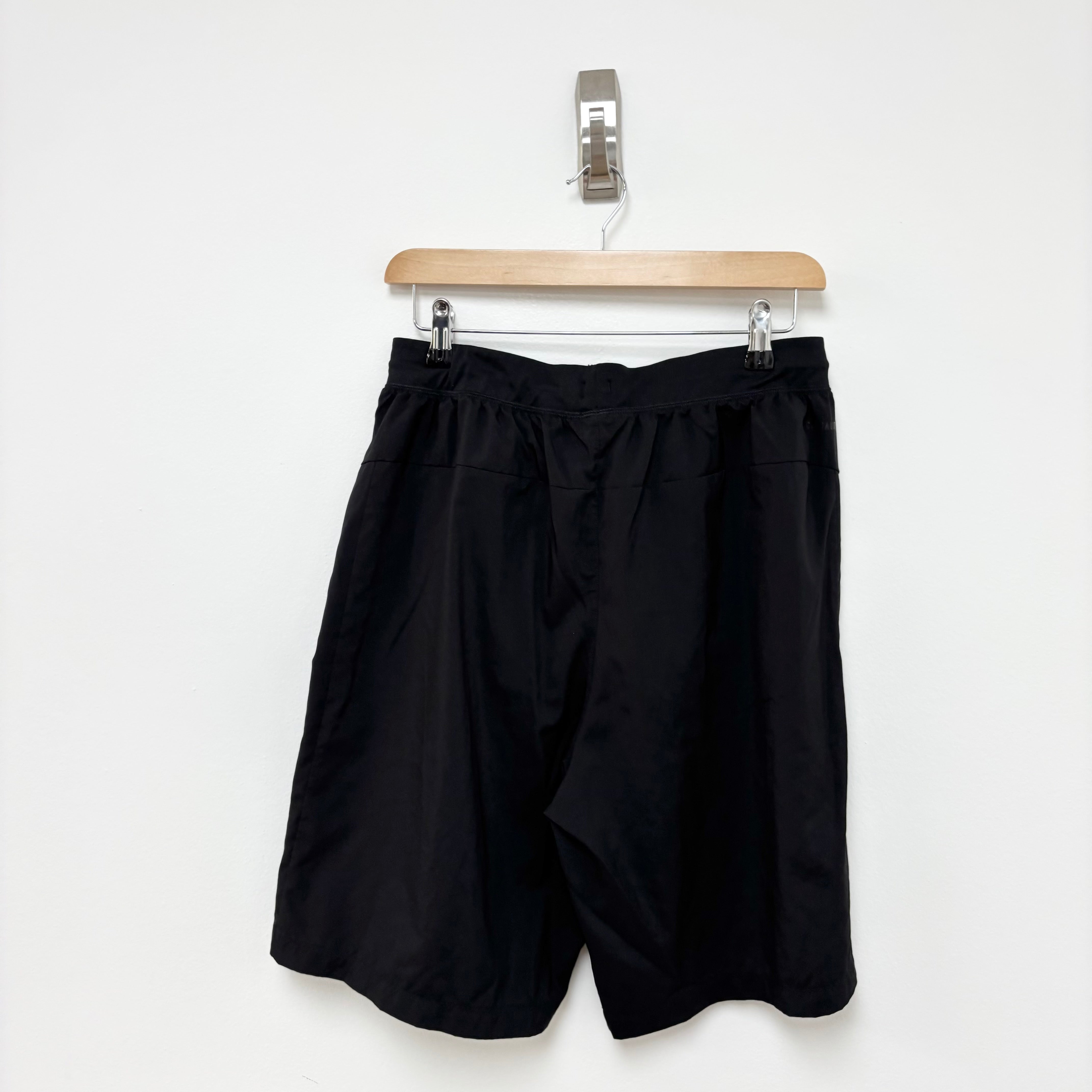Adidas Shorts Mens Large Black Sports Running Gym Athletic Pockets (E)