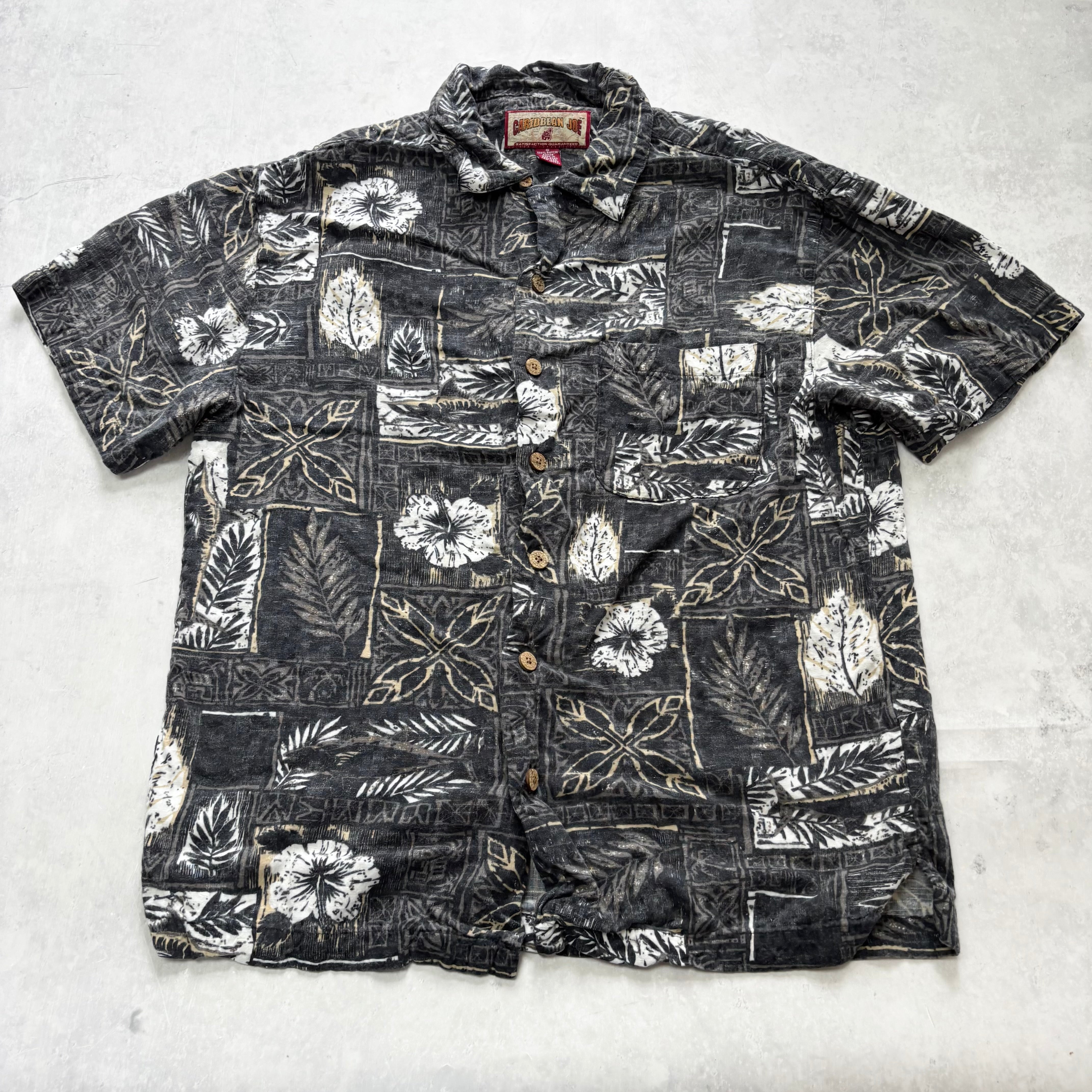 Vintage Hawaiian Shirt Mens Small Grey Floral Aloha Short Sleeve Rayon (E)