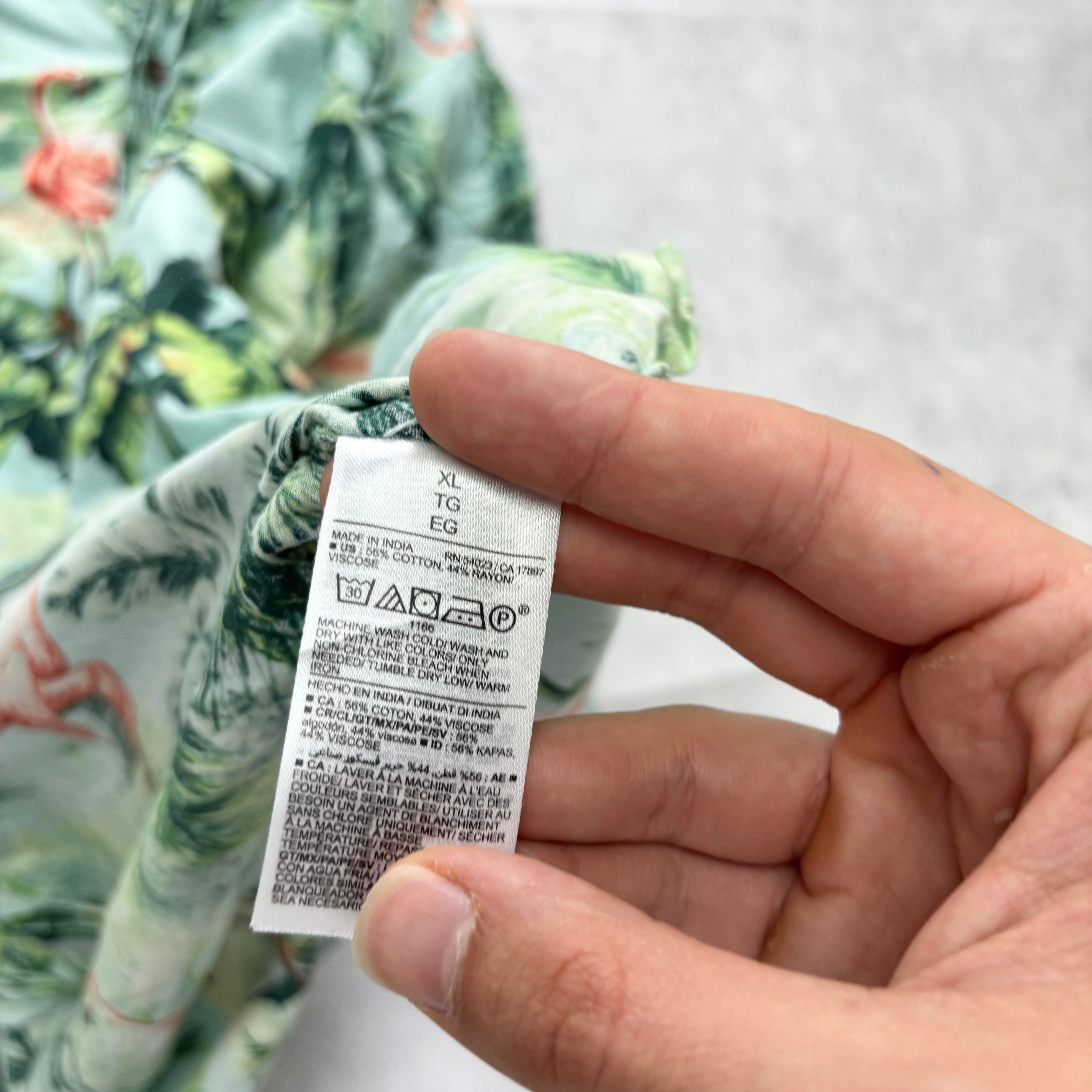 Hawaiian Shirt Mens XL Green Floral Aloha Short Sleeve Viscose (E)