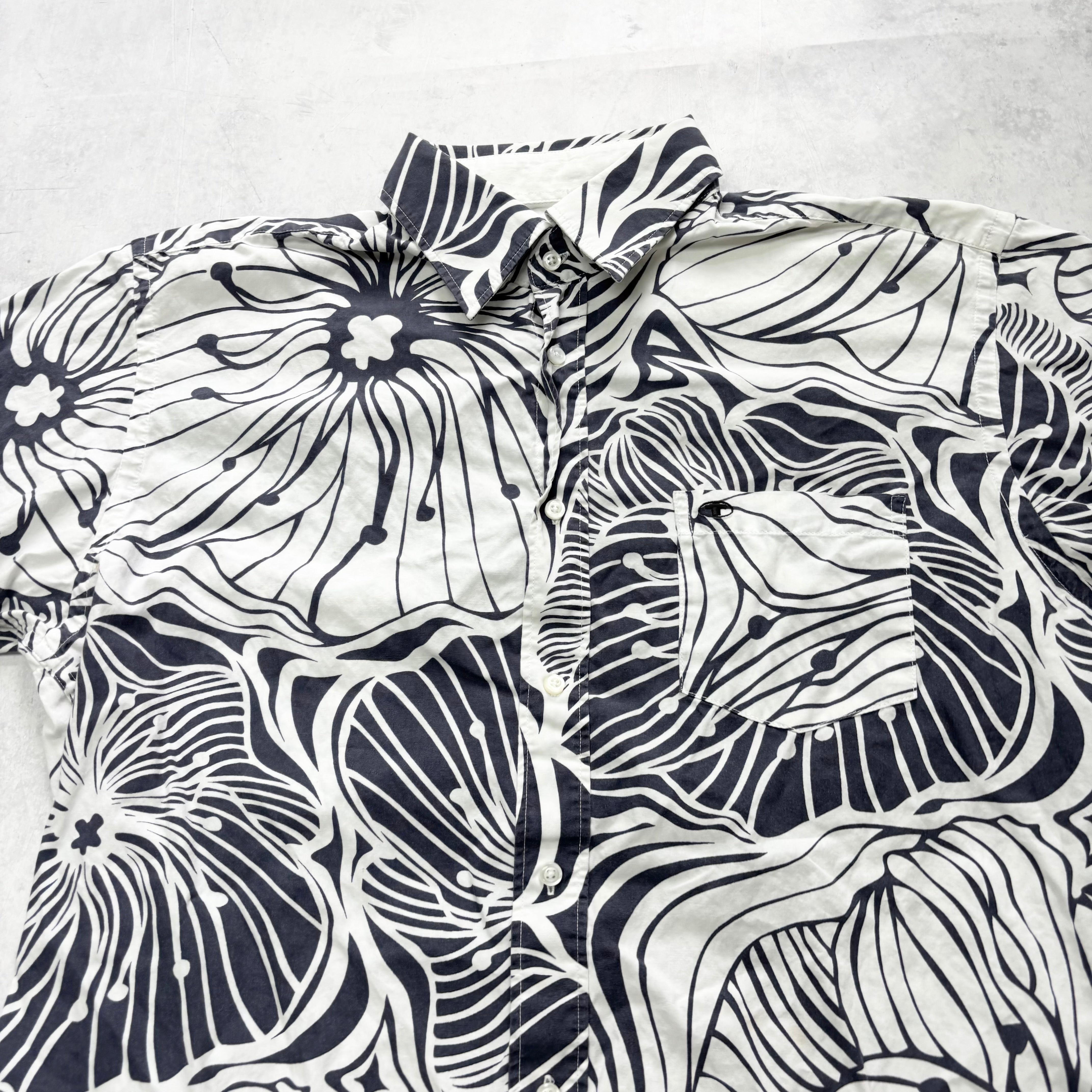 Hawaiian Shirt Mens Medium White Blue Floral Aloha Short Sleeve Cotton (E)