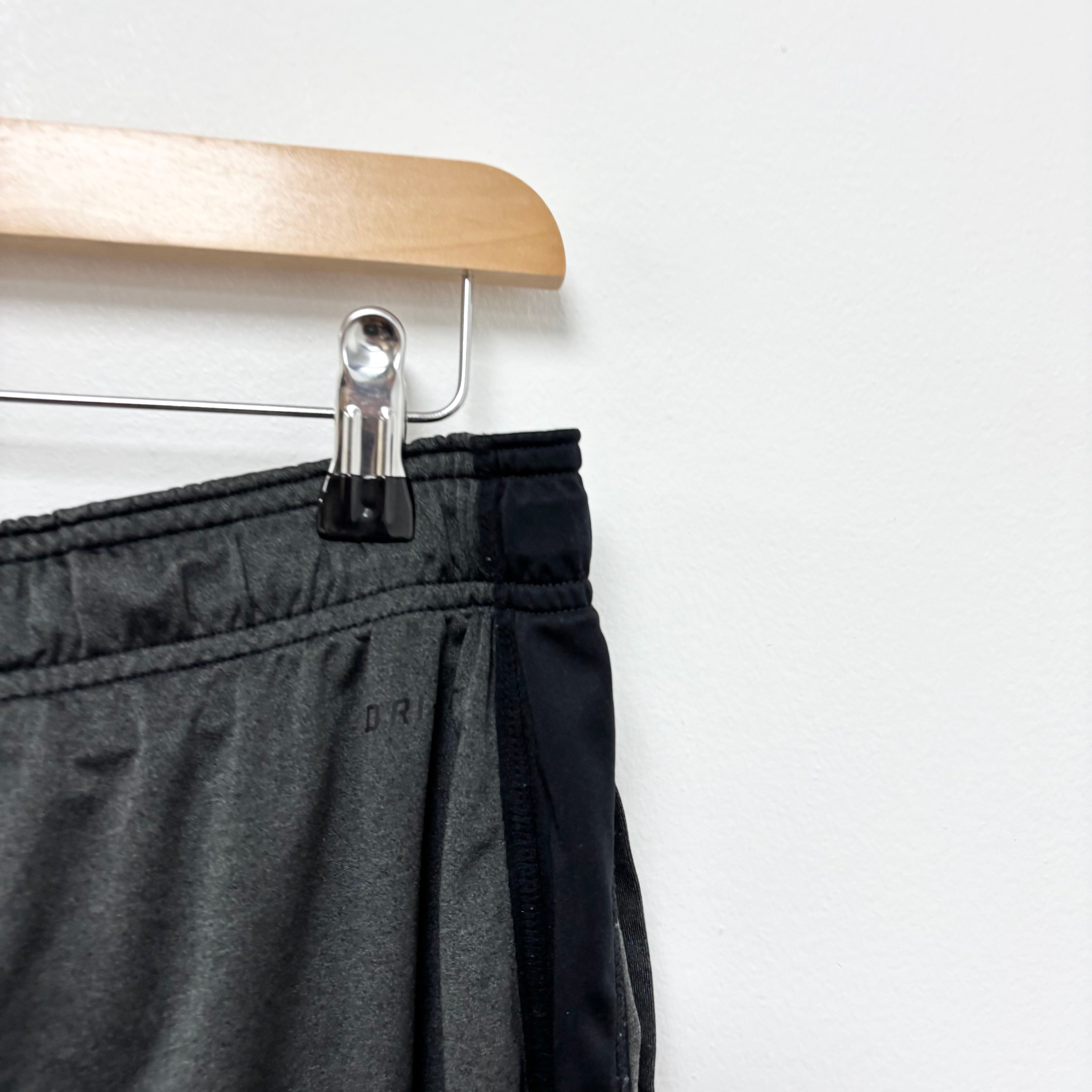 Nike Shorts Mens Small Grey Dri Fit Running Sports Gym Athletic Pockets (E)